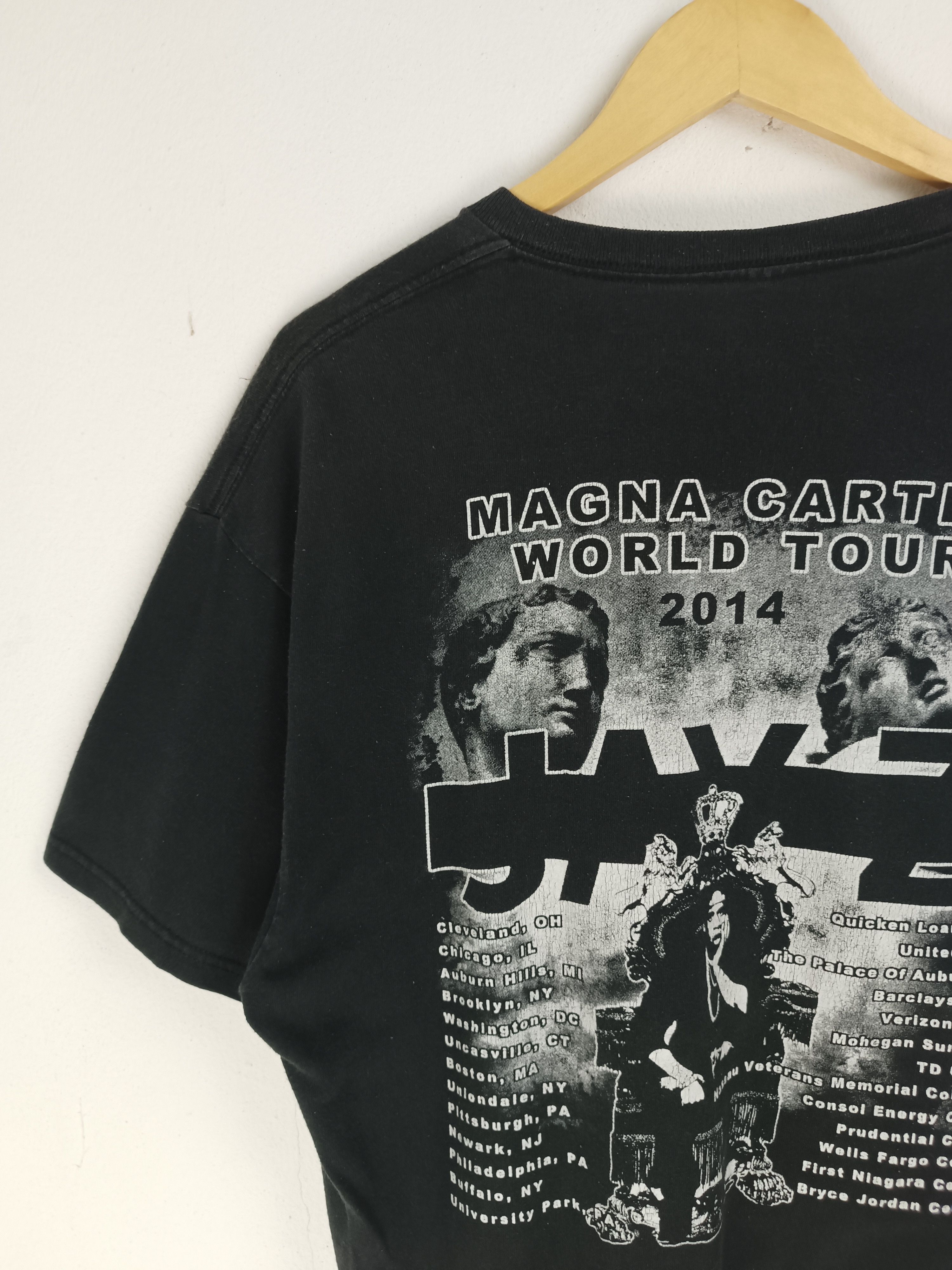 Rap Tees THRASHED FADED VINTAGE 2014 JAY-Z MAGNA CARTER TOUR RARE Size US XL / EU 56 / 4 - 11 Thumbnail