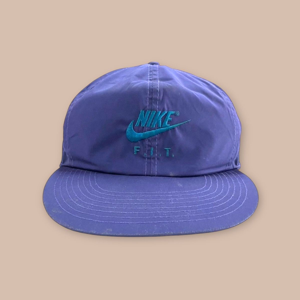 Vintage NIKE 80’s Embroidered Swoosh Nylon CAP