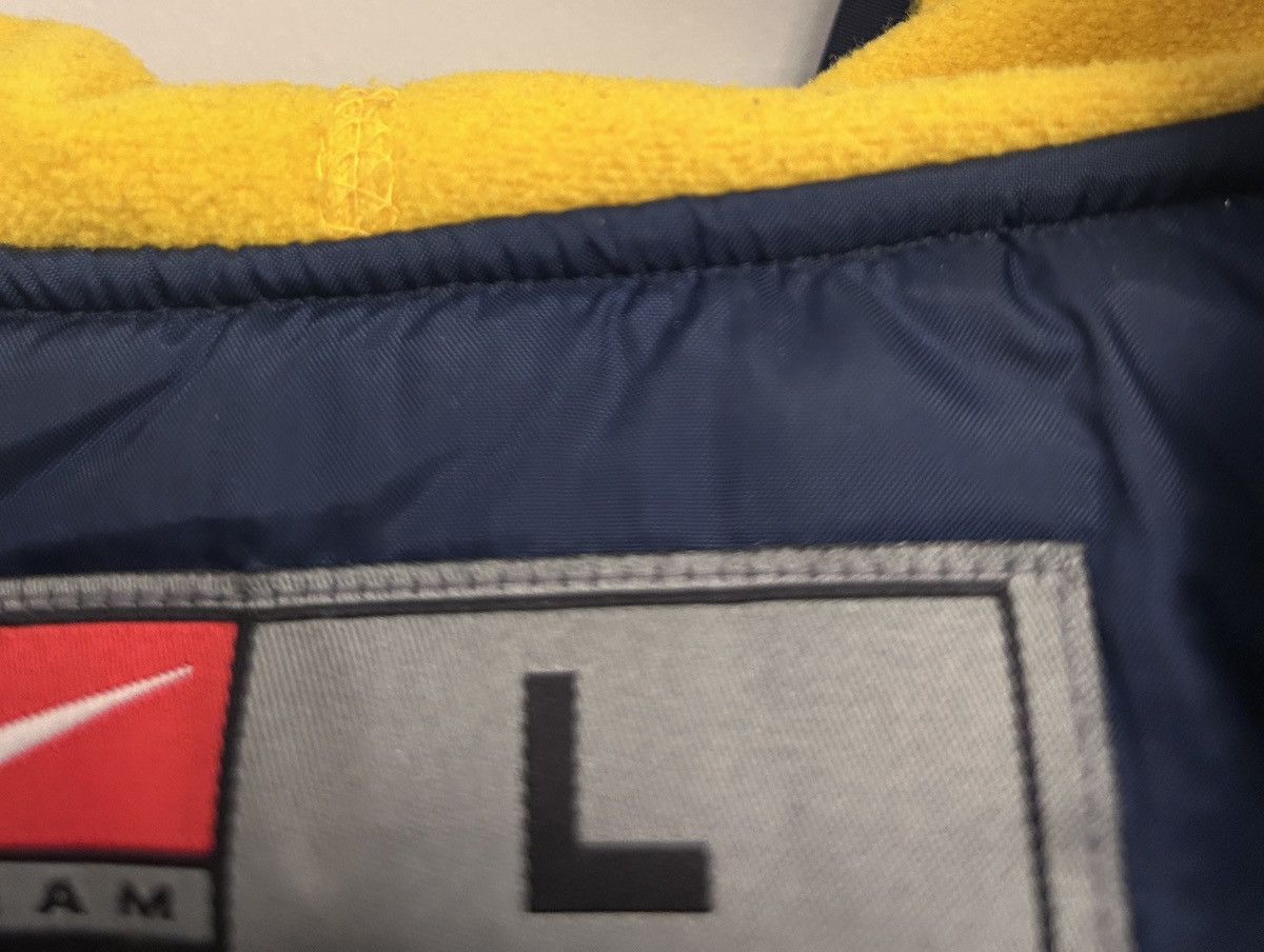 Nike Vintage Nike Michigan Wolverines Hooded Jacket Size large Size US L / EU 52-54 / 3 - 8 Thumbnail