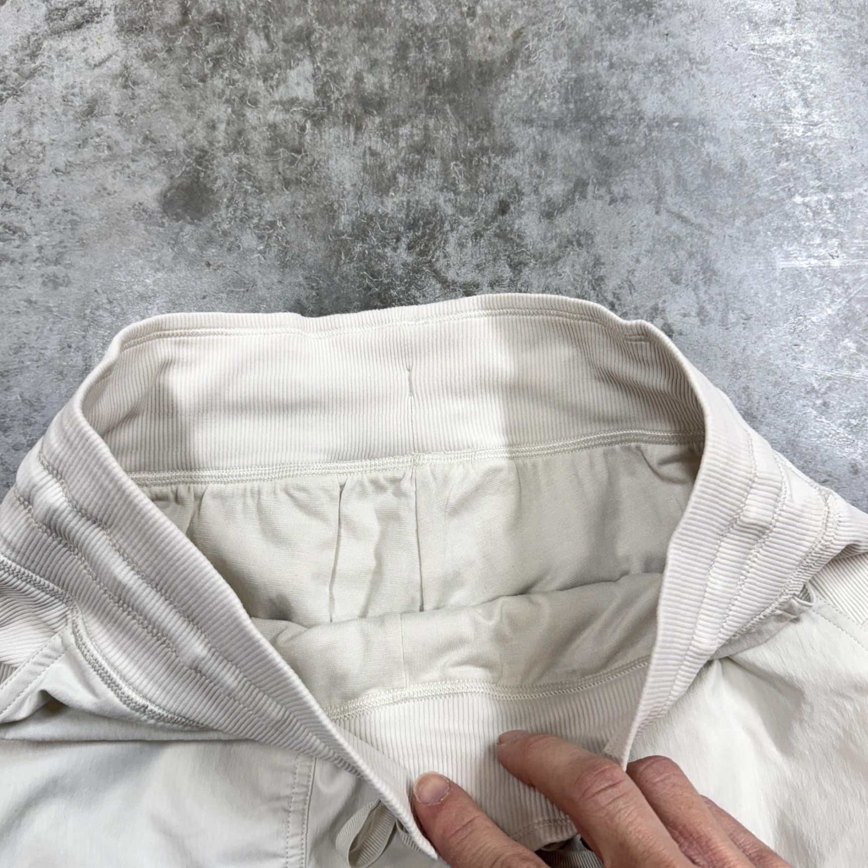 Lululemon VINTAGE Lululemon Jogger Pants Womens 4 White LW5ENPS Drawstring Ankle Cuff Athleisure Size 27" / US 4 / IT 40 - 3 Thumbnail