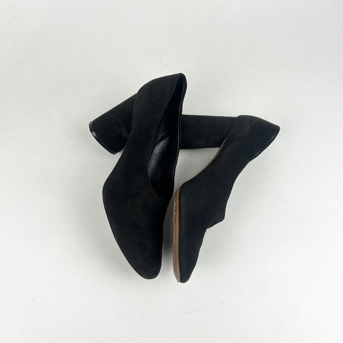 Celine Celine Phoebe Philo Black Suede Round-Toe Pumps Size US 9 / IT 39 - 7 Thumbnail