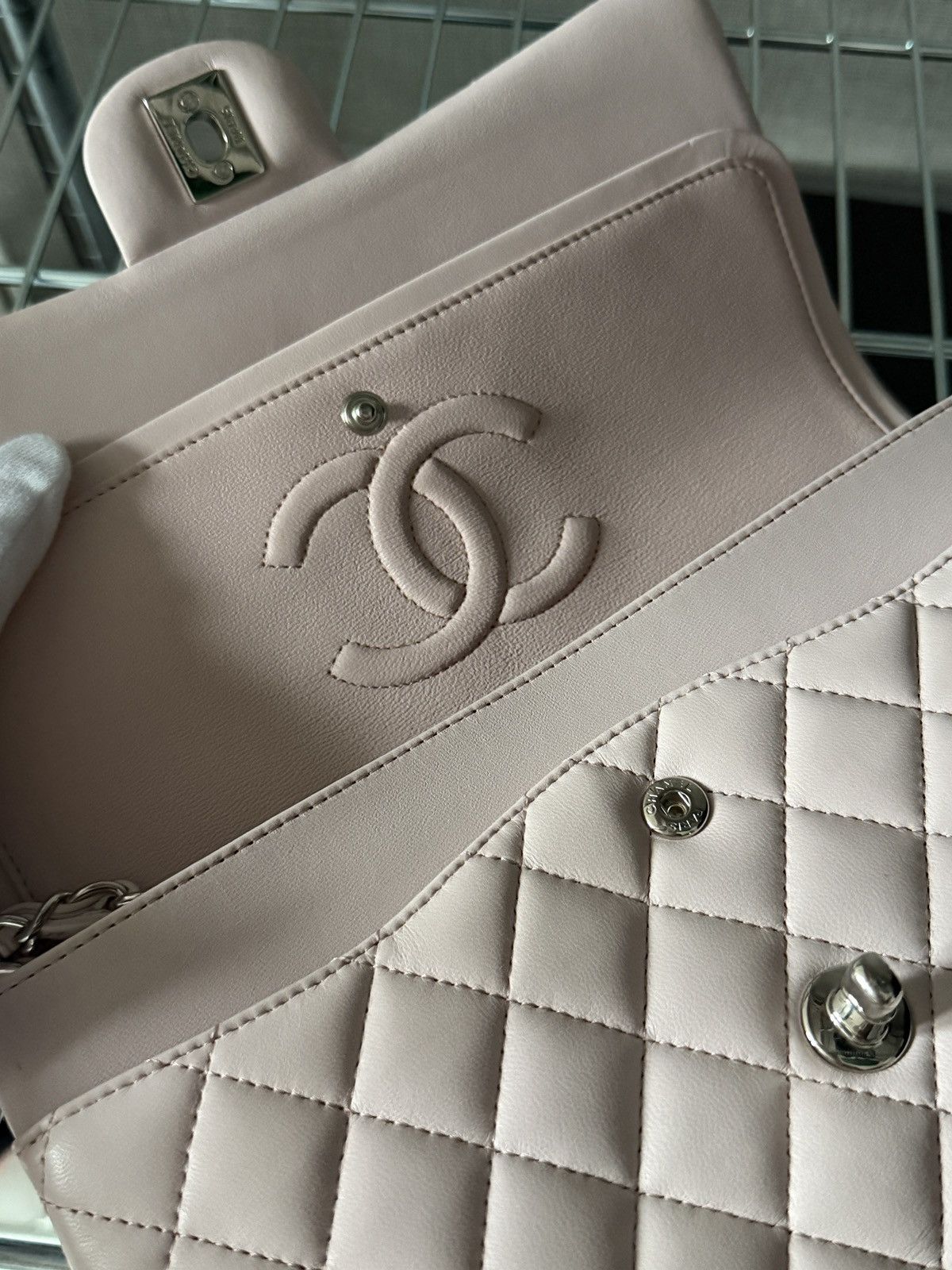 Chanel Chanel Lambskin Classic Flap Medium Handbag Size ONE SIZE - 6 Thumbnail