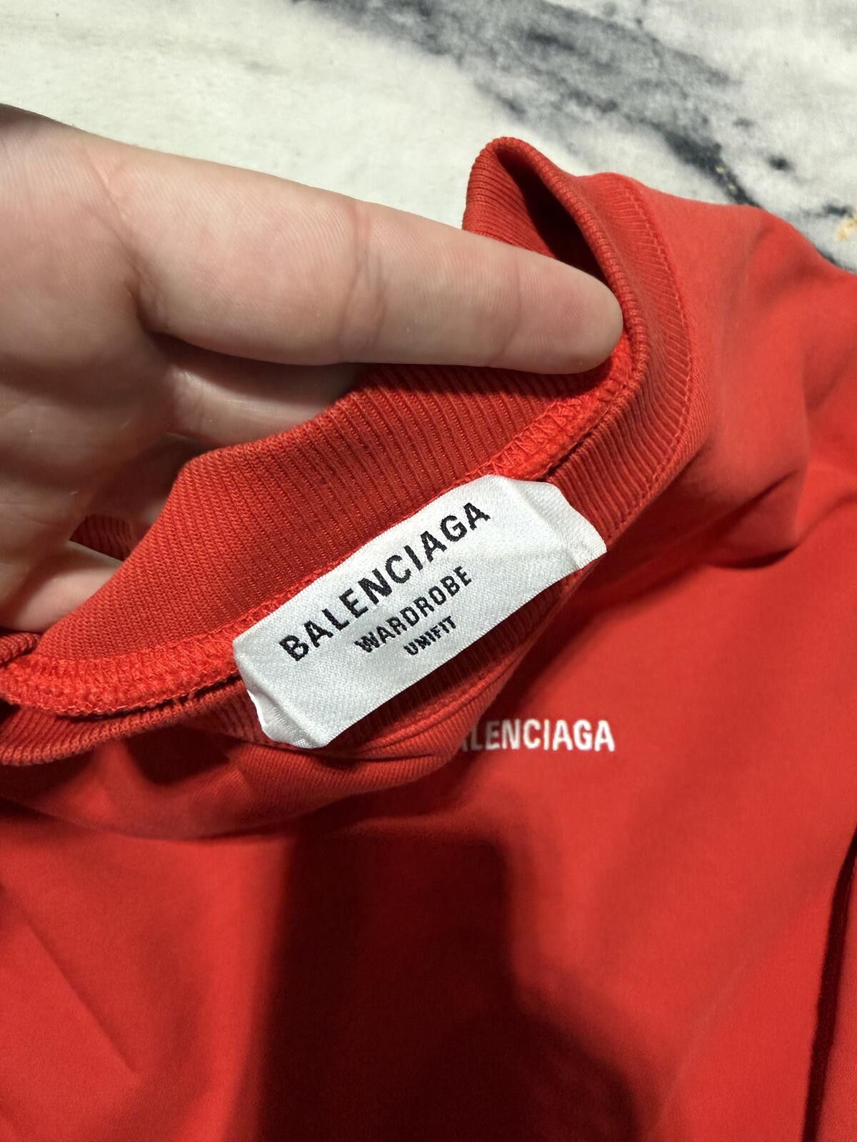 Balenciaga Balenciaga Red Embroidered Logo Crewneck - Sz M Size US M / EU 48-50 / 2 - 5 Thumbnail