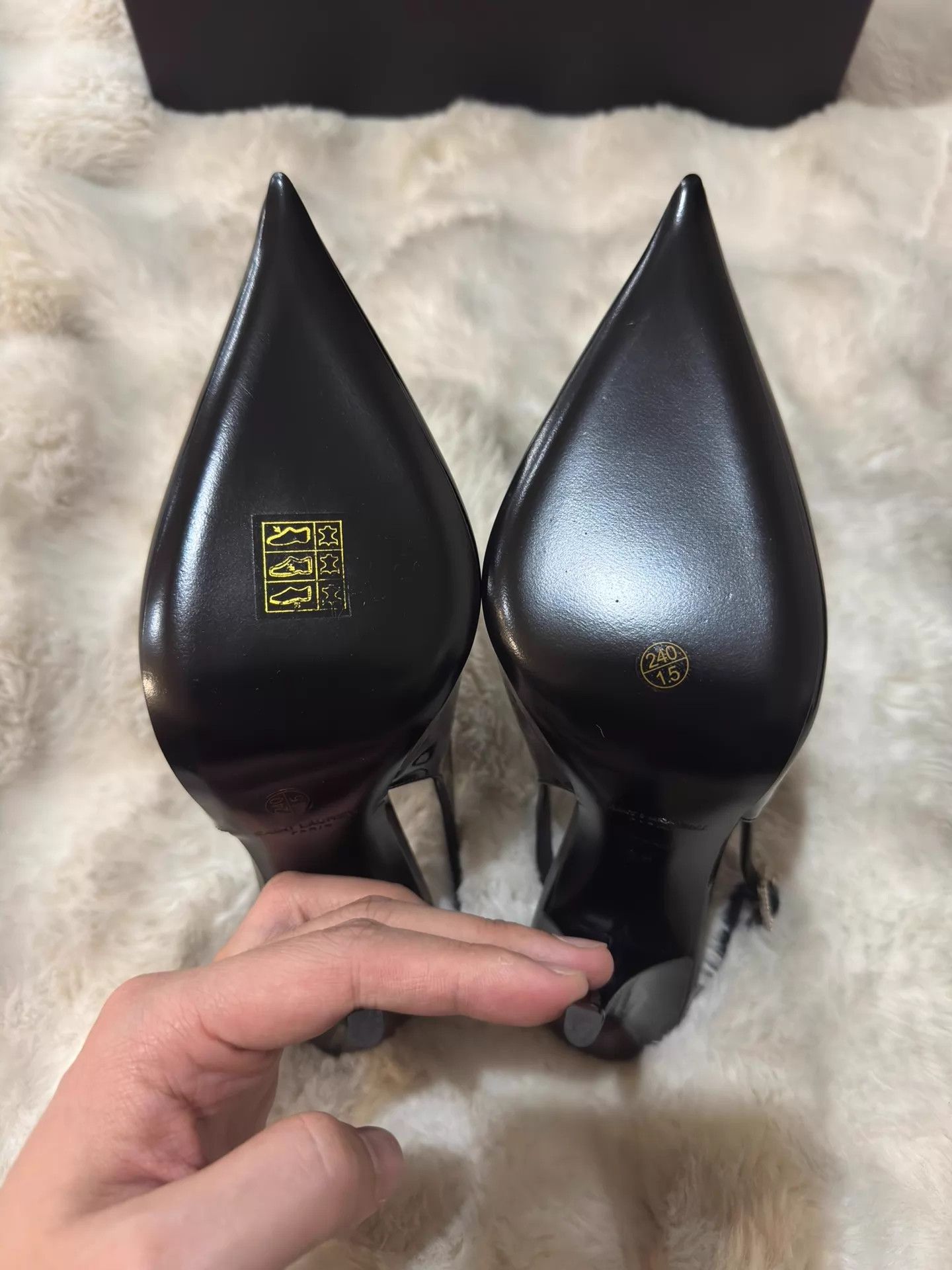 Yves Saint Laurent YSL Patent Crystal Pointed Pumps 38 New Size US 7.5 / IT 37.5 - 7 Thumbnail