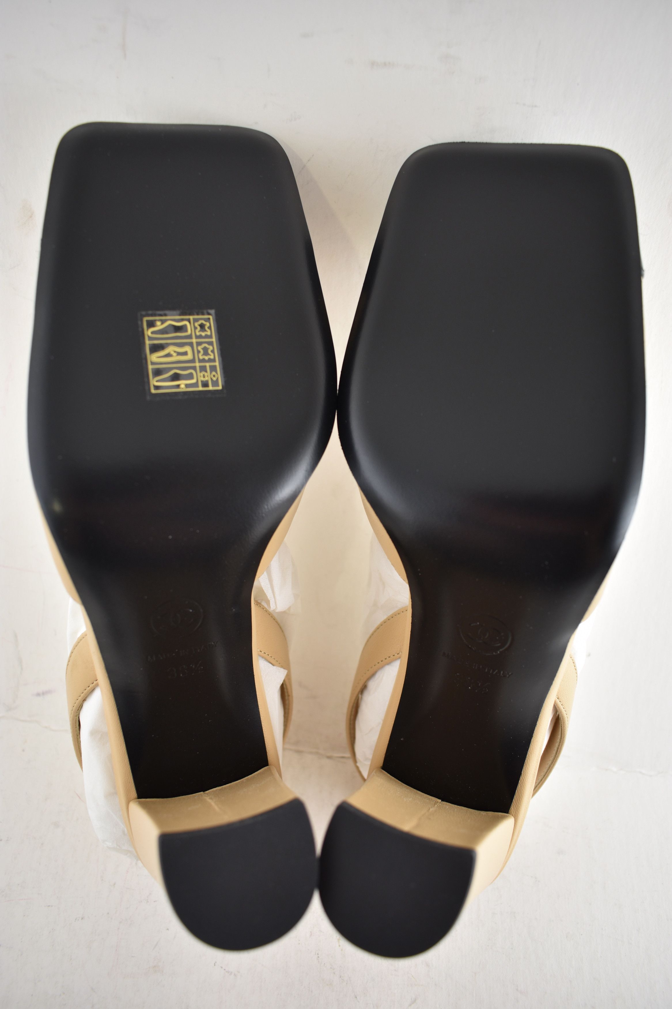 Chanel 26S Blazy Black Square Toe CC Slingback Block Heel Pump 38.5 Size US 8.5 / IT 38.5 - 17 Thumbnail