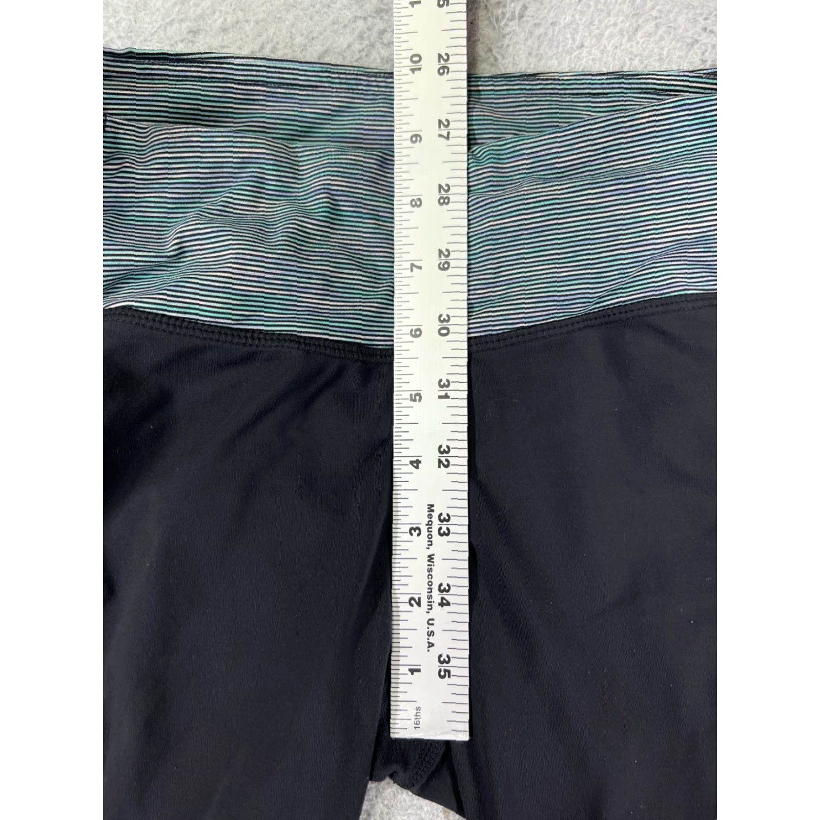 Lululemon Lululemon Leggings Capri Womens 6 Black Green Pockets Zip Pockets Slim Skinny Yoga Activewear 19in Inseam Size 28" / US 6 / IT 42 - 7 Thumbnail