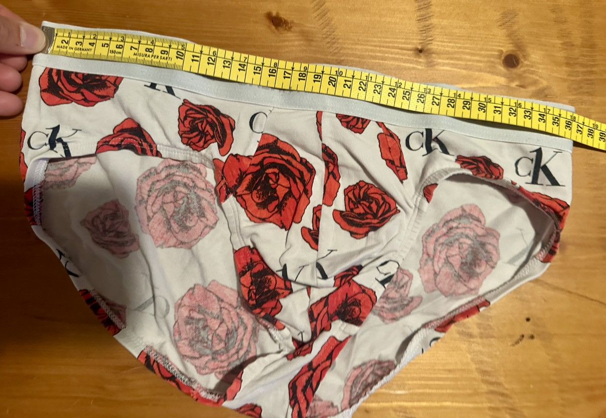Calvin Klein Calvin Klein Floral Underwear Briefs Size US 30 / EU 46 - 4 Thumbnail