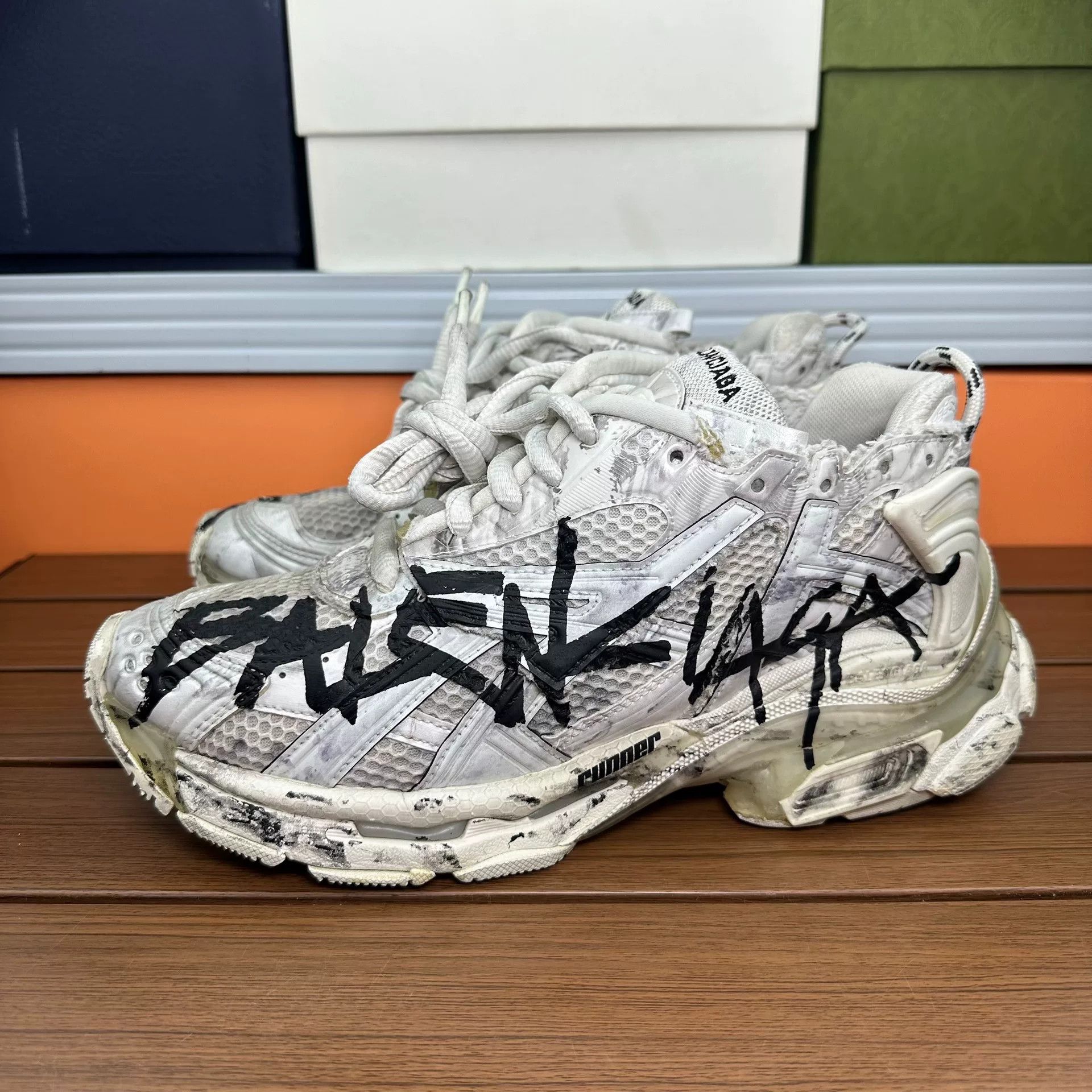 Balenciaga Balenciaga Running White Lowtop Sneakers it_40 Women Size US 10 / IT 40 - 1 Thumbnail