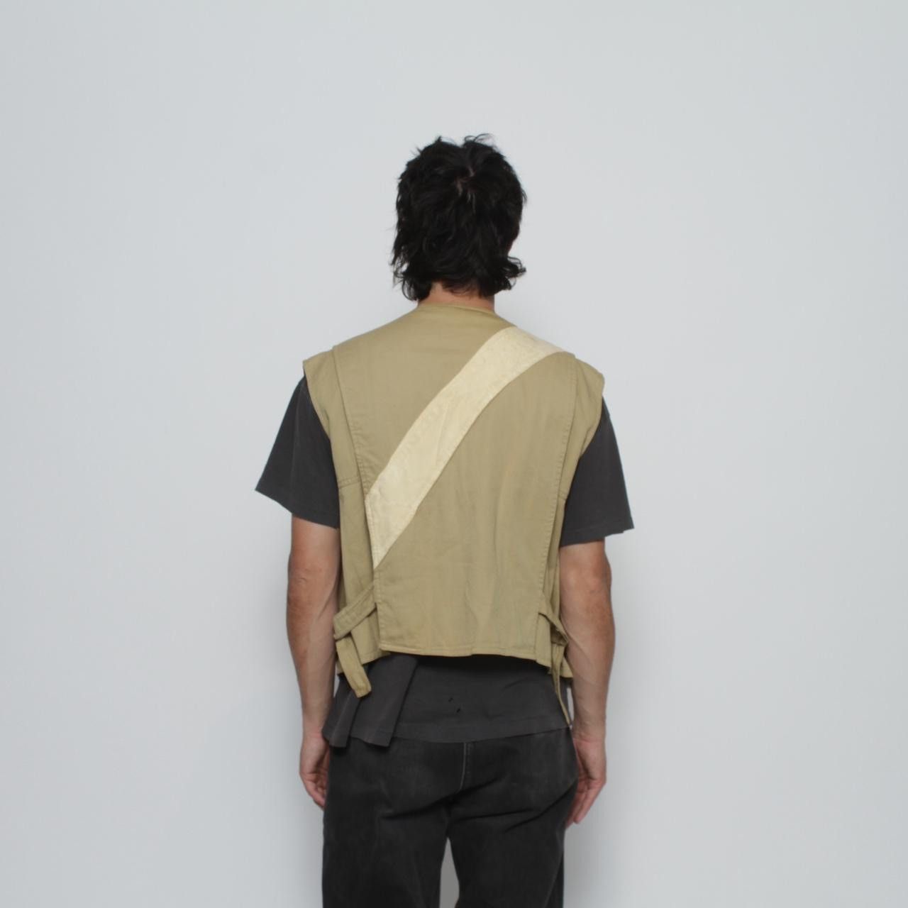 Vintage TAN TECHNICAL VEST BY TUTTI INSIEME Size US L / EU 52-54 / 3 - 4 Thumbnail