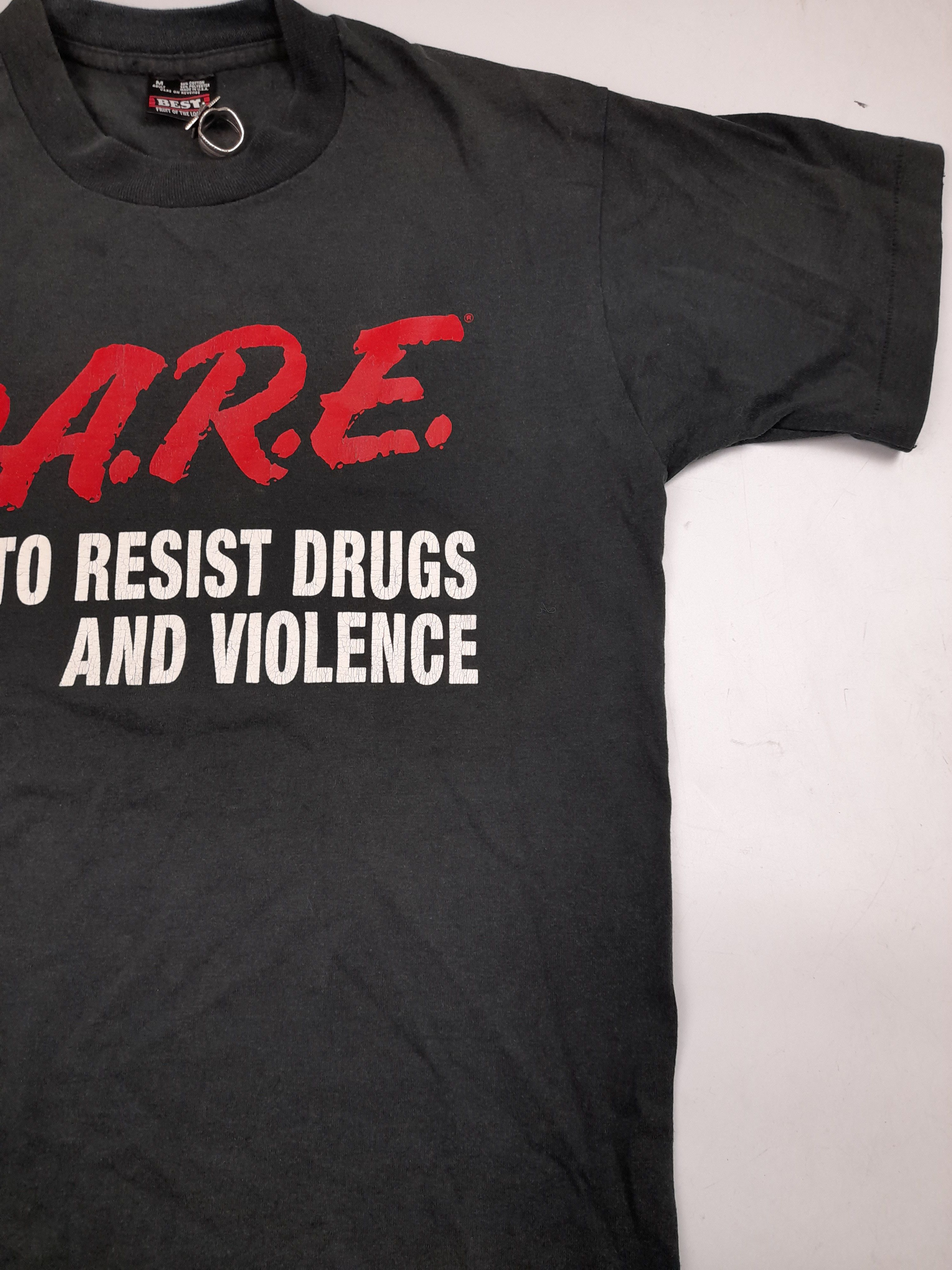 D.A.R.E Vintage D.A.R.E TO RESIST DRUGS AND VIOLENT Tee Size US M / EU 48-50 / 2 - 4 Thumbnail