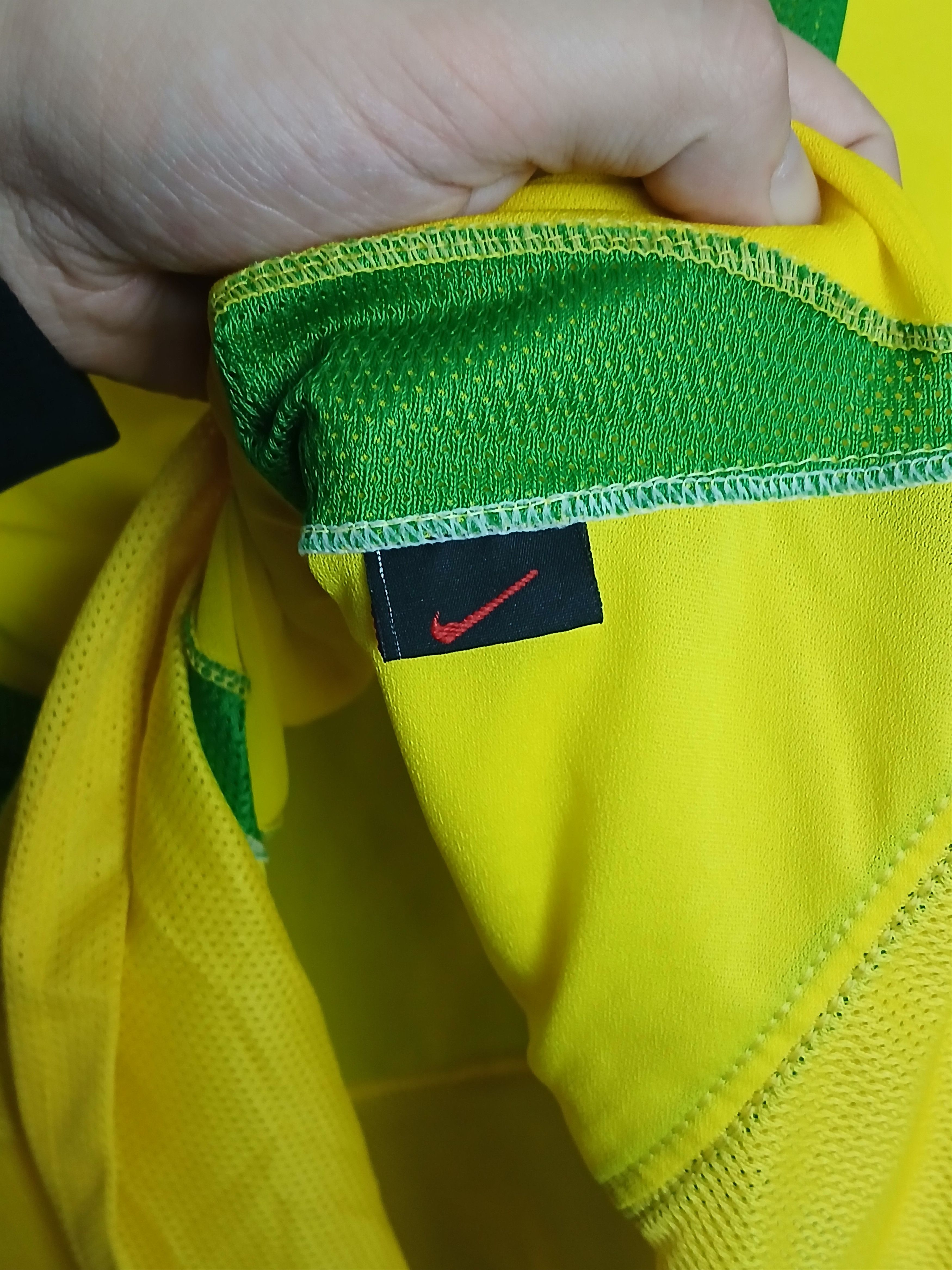Nike Brazil National Team 2002/2004 Home Football Jersey T-Shirt Size US XL / EU 56 / 4 - 6 Thumbnail