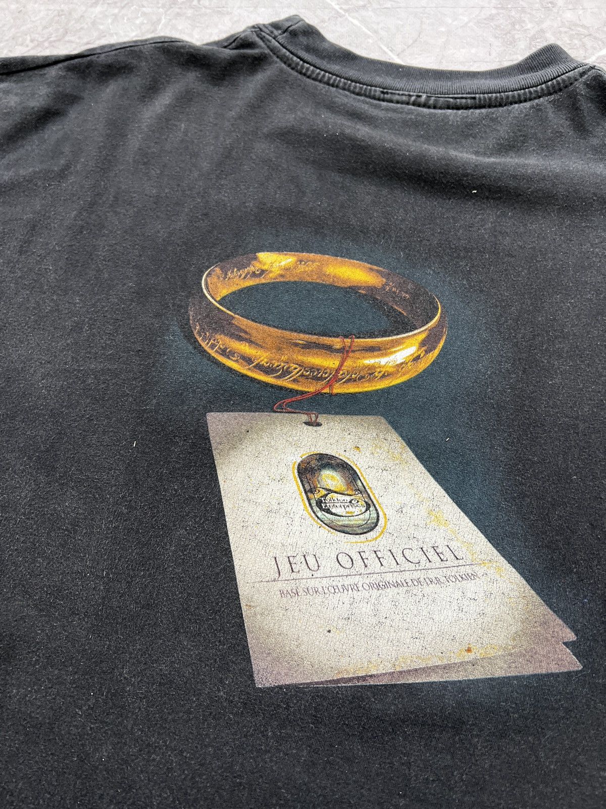 Vintage VINTAGE 90s lord of rings “Le seigneur” rare t shirt Size US XL / EU 56 / 4 - 12 Thumbnail