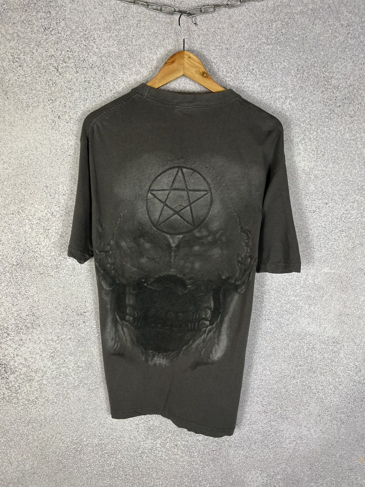Vintage Vintage Y2K Skull All Overprinted Pentagram Tee Size US L / EU 52-54 / 3 - 1 Thumbnail