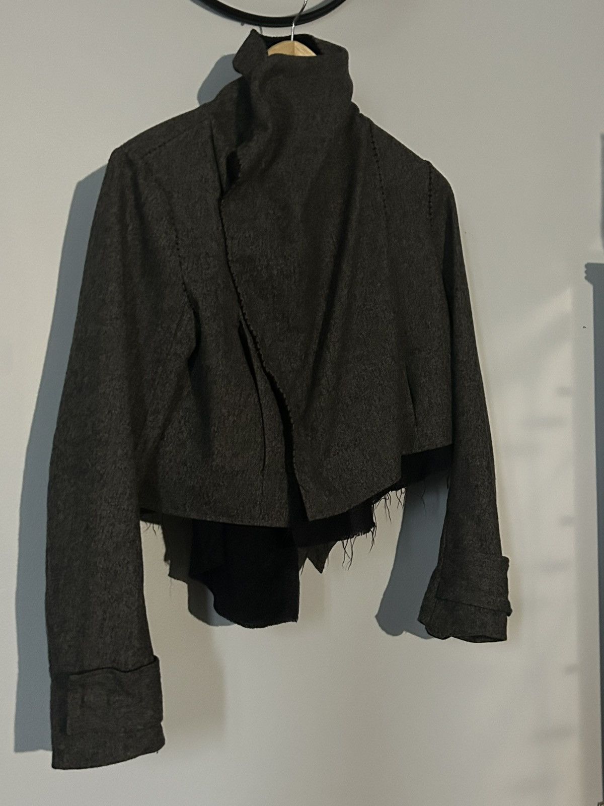 S/STERE S/STERE ‘Apostle’ FW/2009 WOOL CROPPED OVERLOCK JACKET Size S / US 4 / IT 40 - 2 Thumbnail