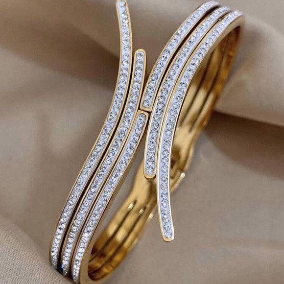 Other Unique Design Gold Color Stainless Steel Bracelet For Women Size ONE SIZE - 2 Thumbnail