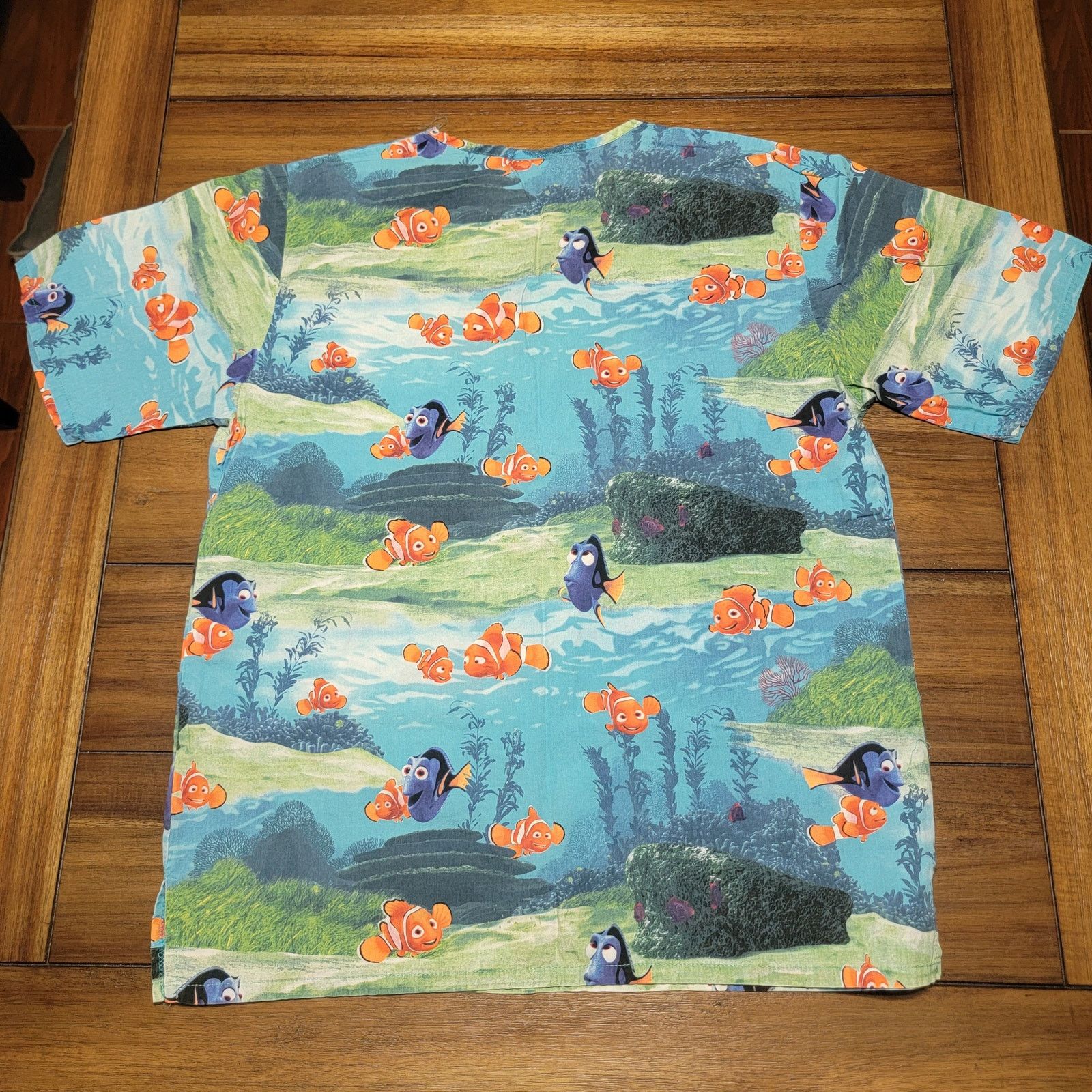 Disney Disney Finding Nemo Scrub Top Nemo & Dori - Size Small Size S / US 4 / IT 40 - 3 Thumbnail