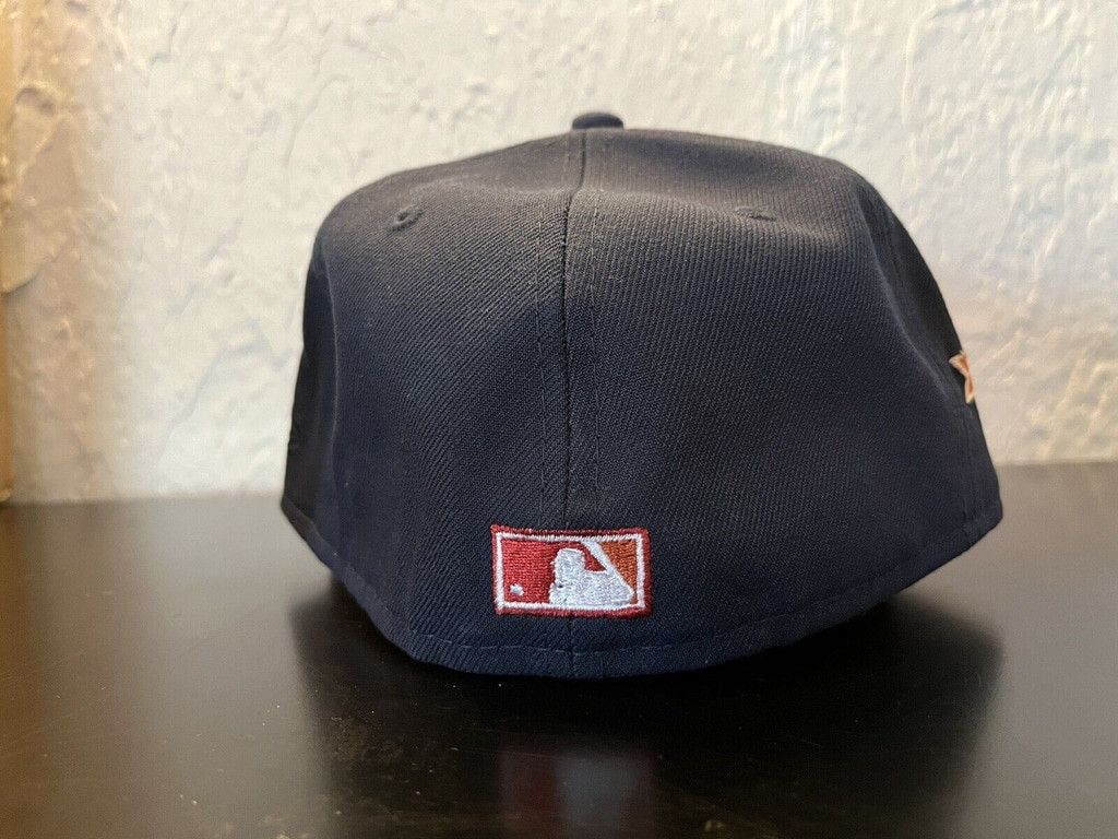 New Era 7 1/4 - Chicago Cubs Fitted Hat - Navy Blue Maroon Rust Logo Size ONE SIZE - 5 Thumbnail