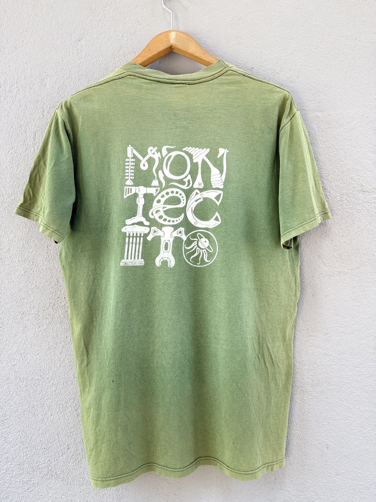 Vintage Thrashed Vintage 90s Montecito Hall Art Logo Sun Faded Tee Size US L / EU 52-54 / 3 - 9 Thumbnail