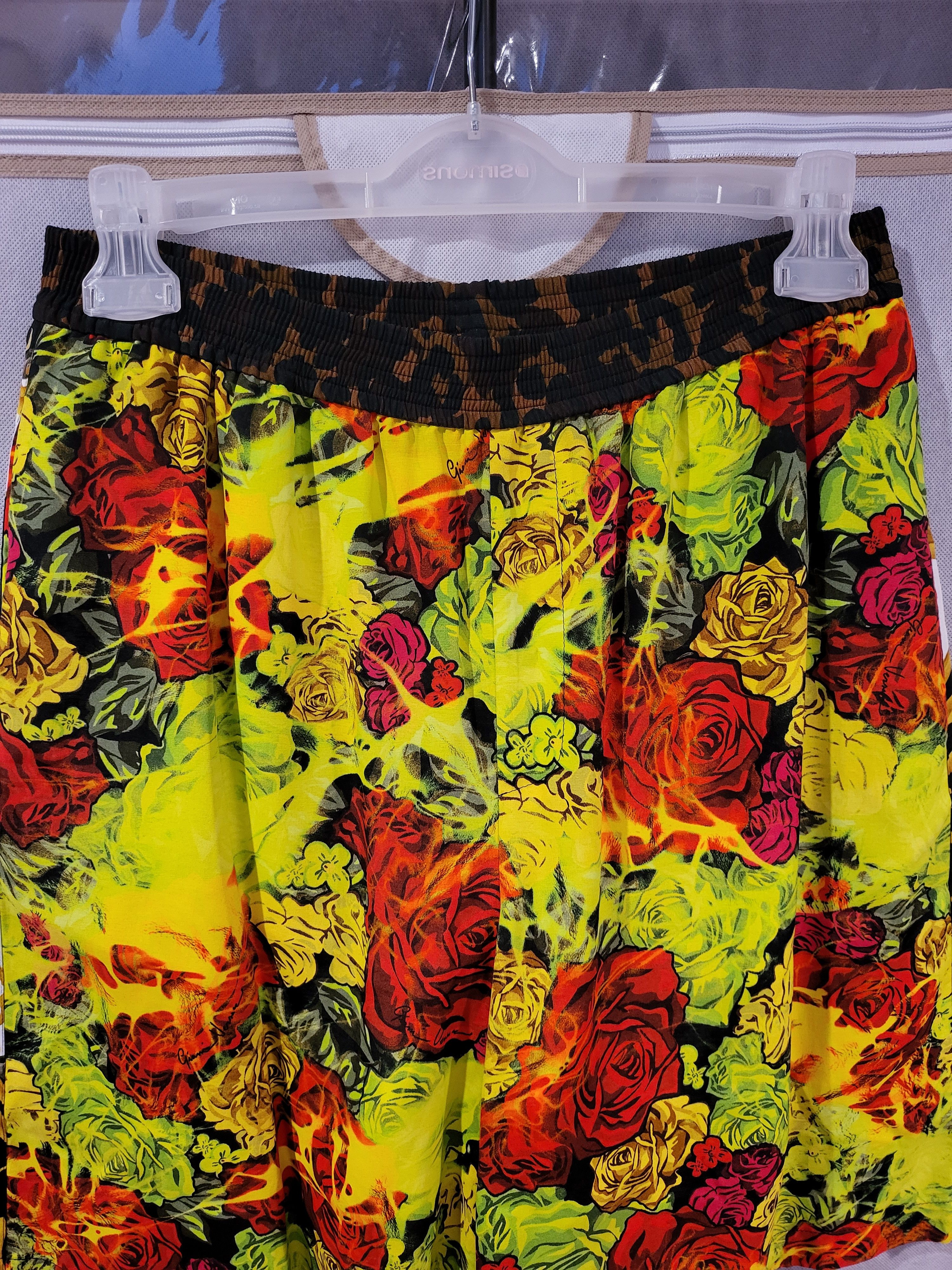 Versace Two Face Floral & Baroque Print Shorts Size US 32 / EU 48 - 2 Thumbnail
