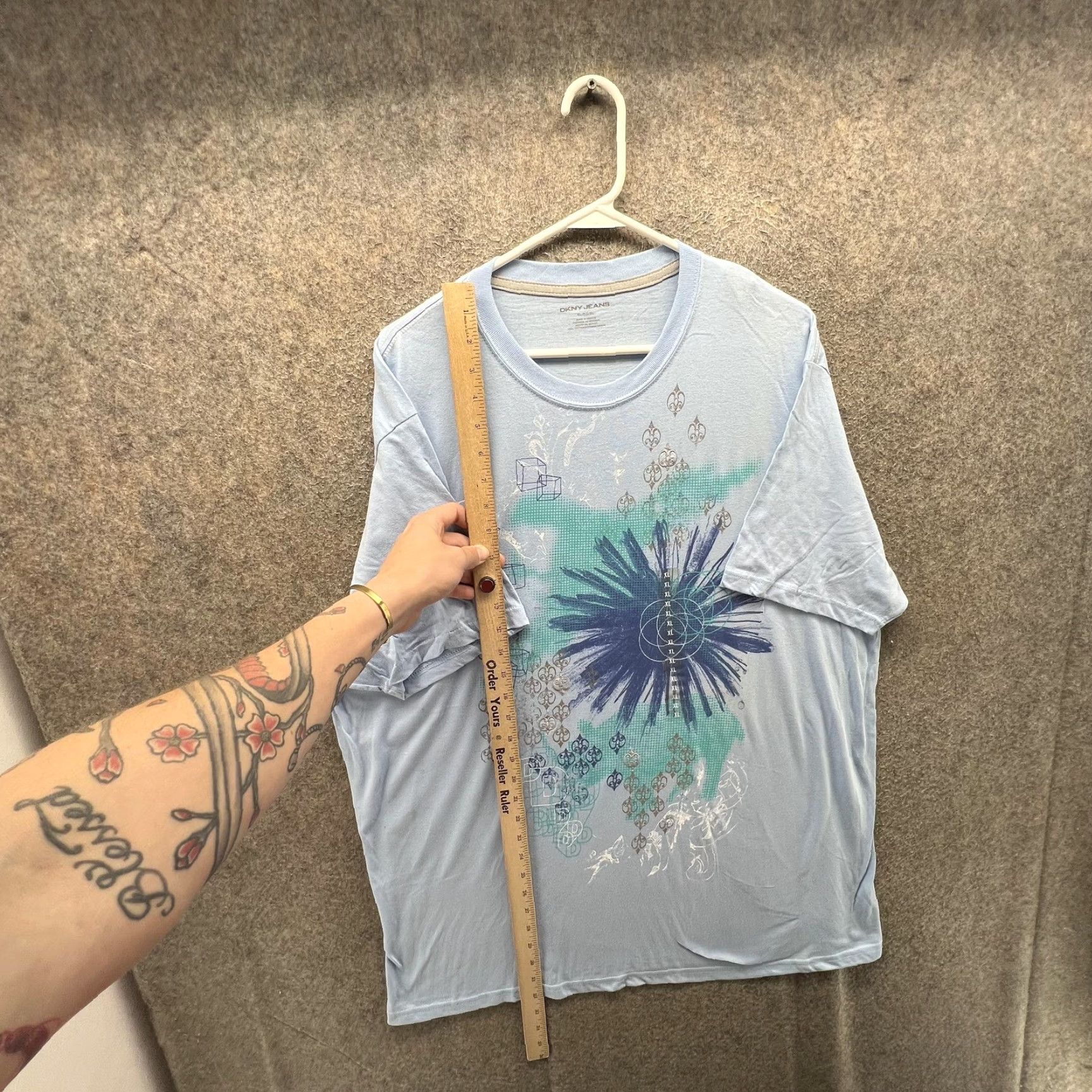 DKNY DKNY Jeans Shirt Mens XL Blue Abstract Graphic Tee Tagless Crew Neck Cotton Short Sleeve Graphic Print Mens XL Blue Abstract Graphic Tee Size US XL / EU 56 / 4 - 3 Thumbnail