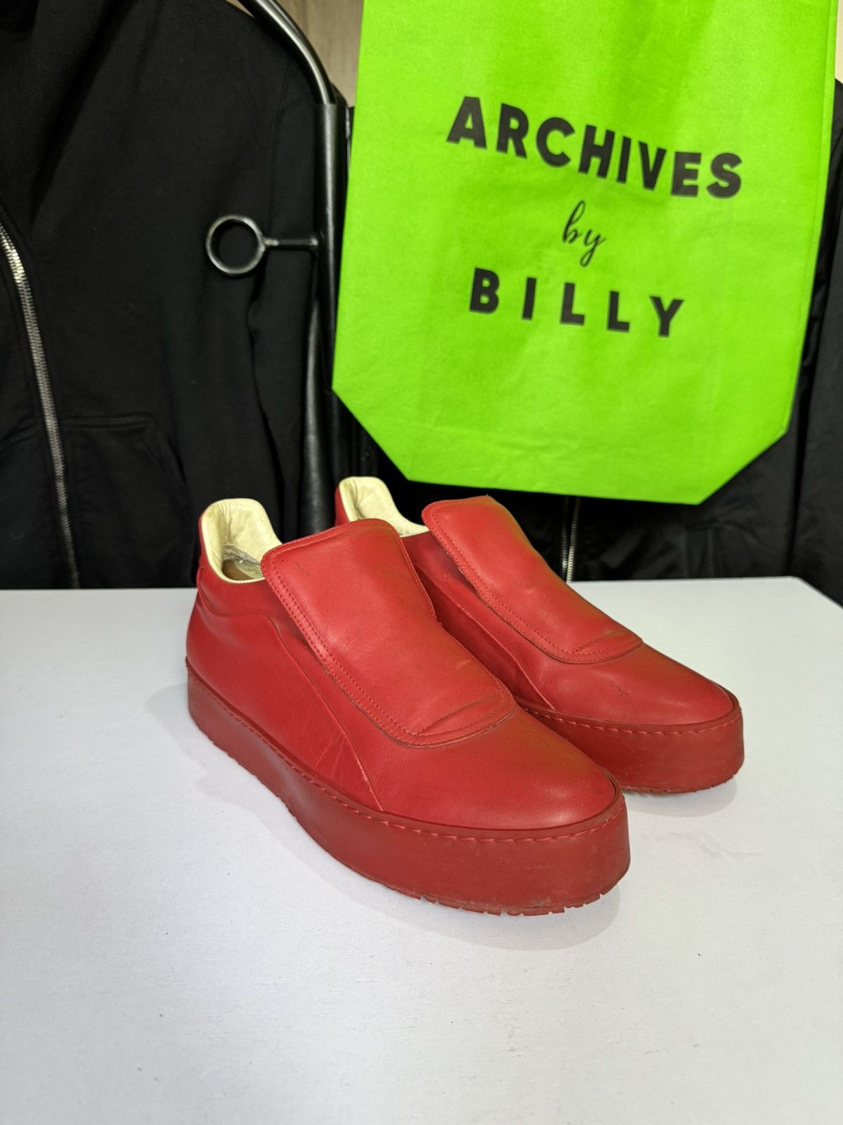 Maison Margiela Maison Margiela ❤️, colorway " RED OCTOBER" Vibes Size US 7 / EU 40 - 3 Thumbnail