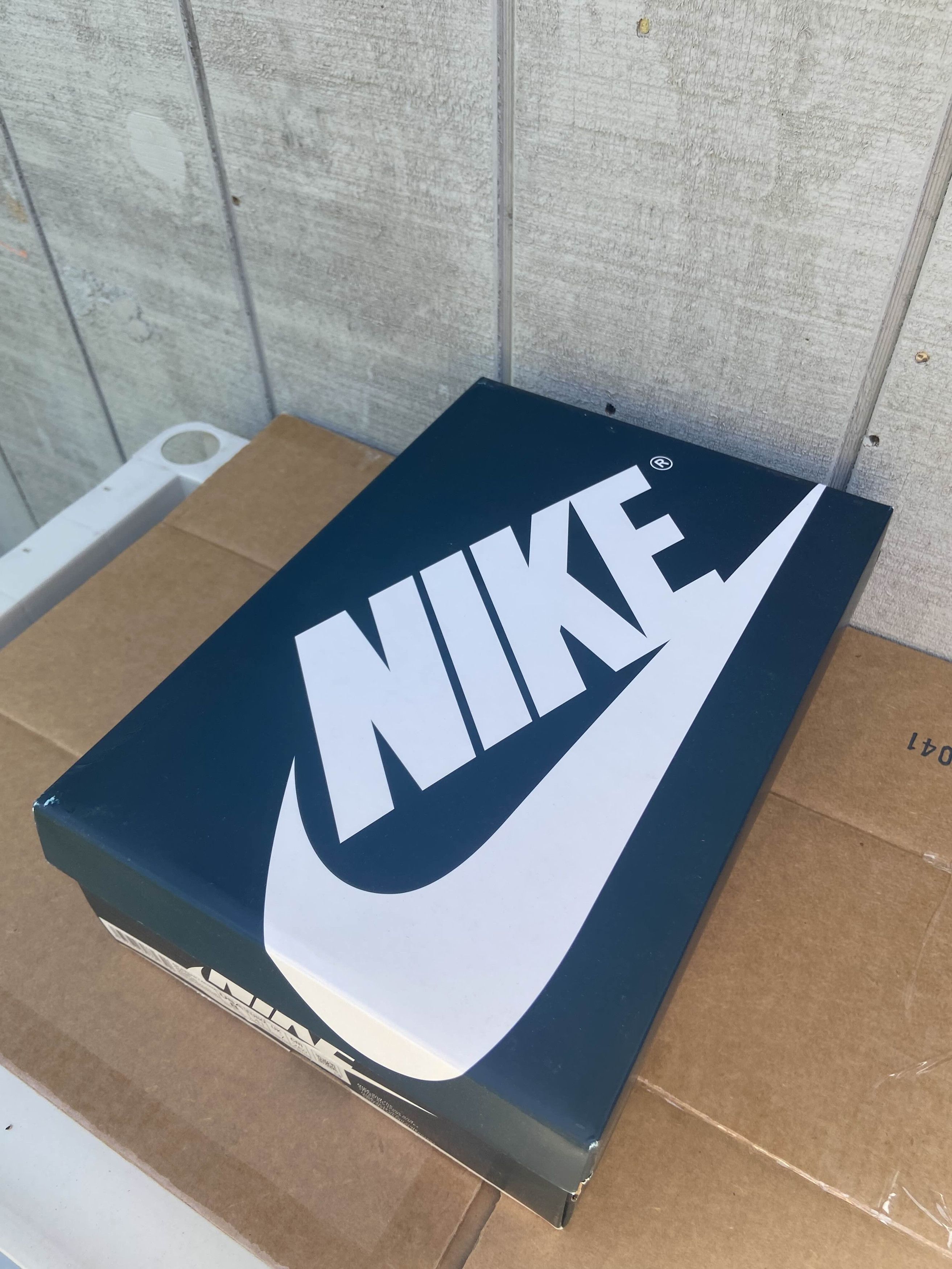 Nike Air Jordan 1 Retro OG High Midnight Navy Size 8 Size US 8 / EU 41 - 13 Thumbnail