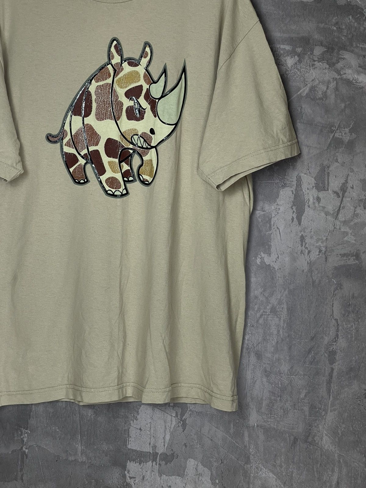 Ecko Unltd. × Vintage Ecko Unltd. Rhinoceros Camo Logo Beige Oversized Tee Shirt Size US L / EU 52-54 / 3 - 7 Thumbnail
