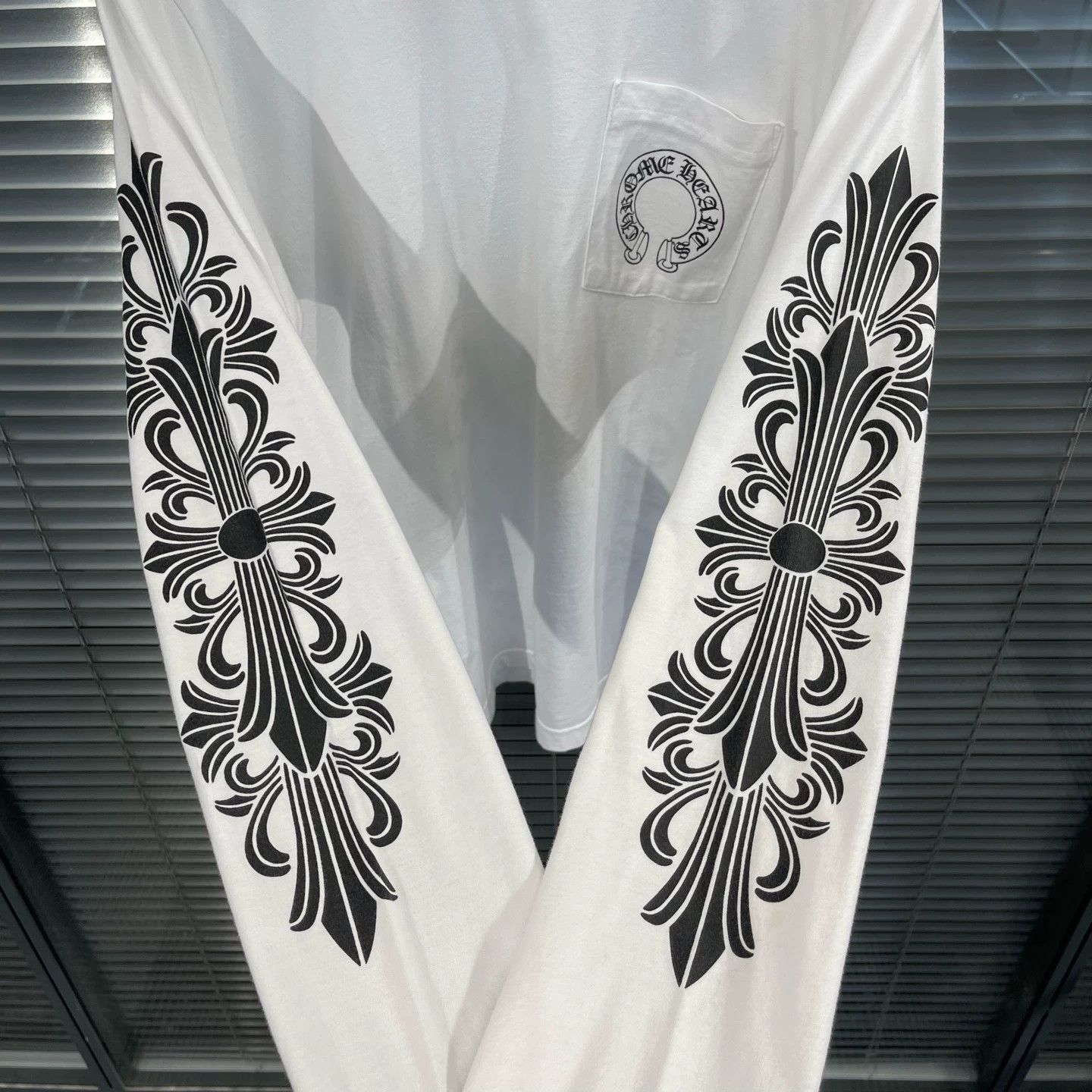 Chrome Hearts Chrome Hearts Classic Kylin Arm Horseshoe LS M Size US M / EU 48-50 / 2 - 5 Thumbnail