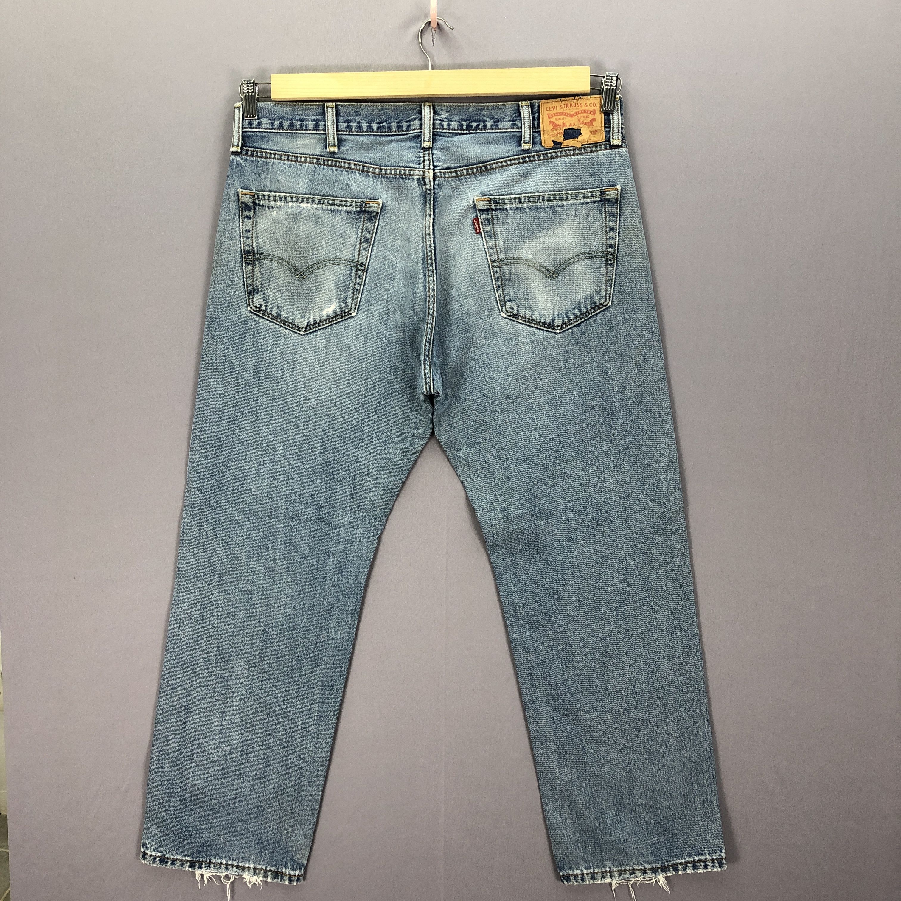Levi's Vintage Levis 505 Distressed Light Wash Jeans Levi's Denim Size US 36 / EU 52 - 2 Thumbnail