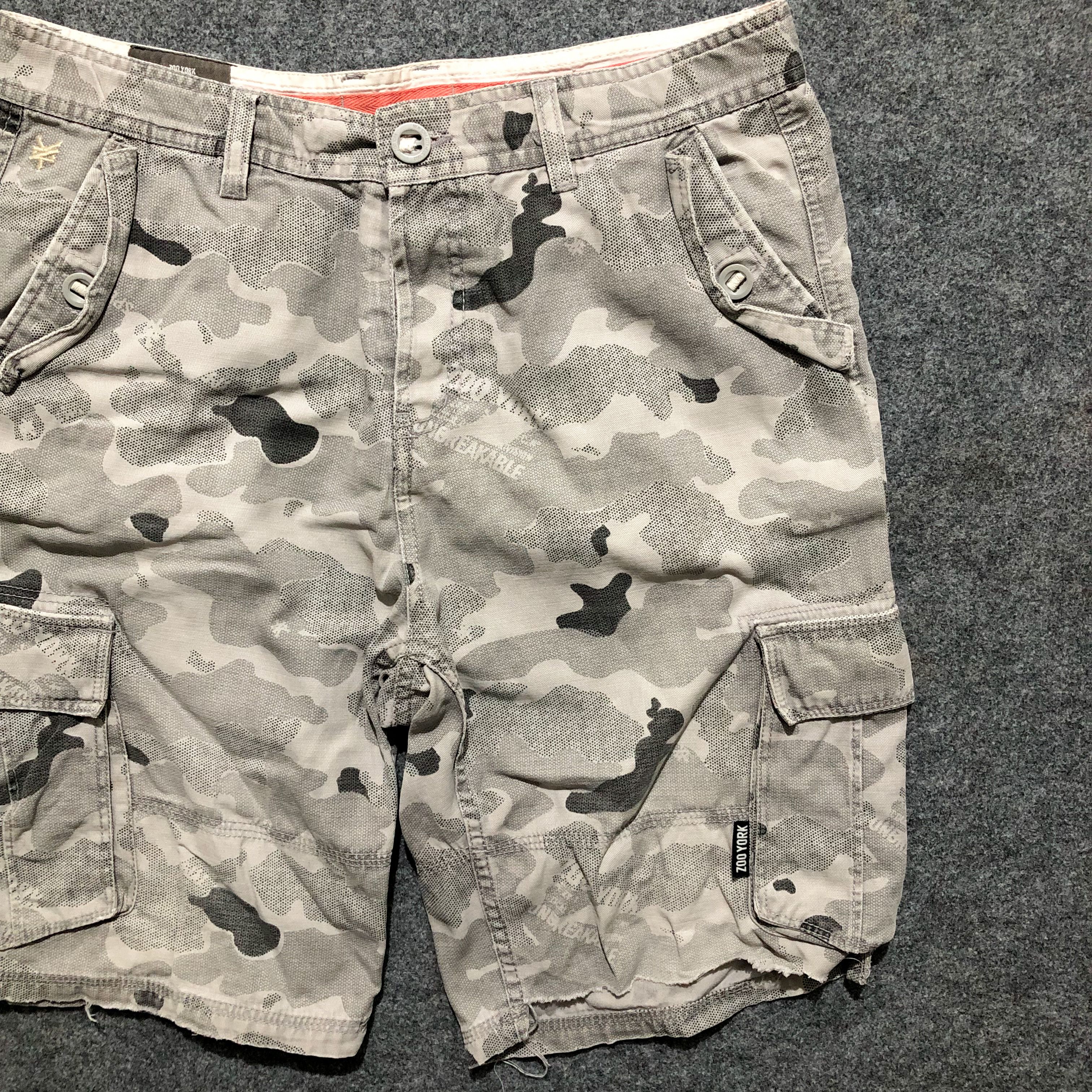 Zoo York Zoo York Urban Camo Cargo Shorts Faded Grey Size US 32 / EU 48 - 2 Thumbnail