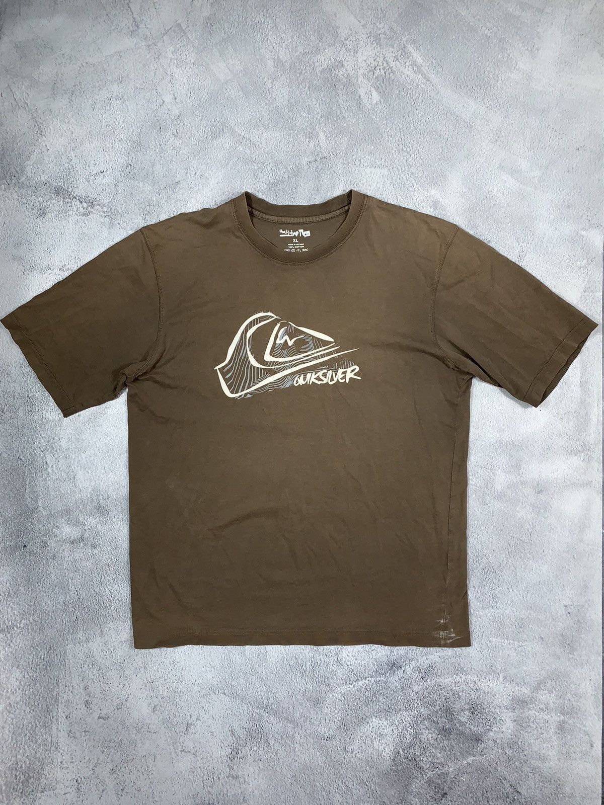 Quiksilver Vintage Y2K Quiksilver big logo distressed tee streetwear XL Size US XL / EU 56 / 4 - 1 Thumbnail