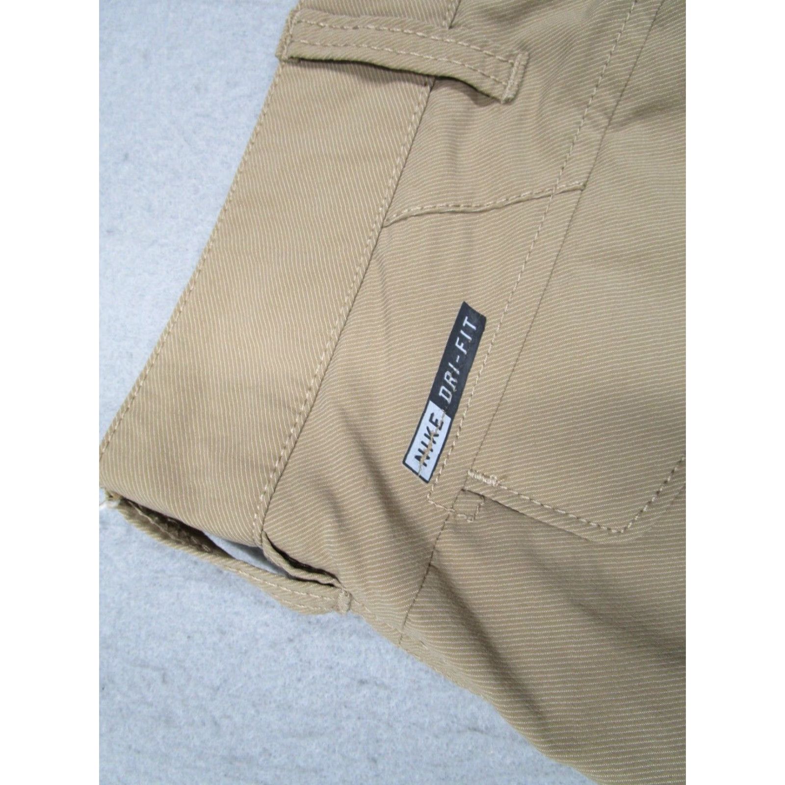 Hurley Hurley Nike Dri-Fit Shorts Men 30 Beige Cargo Hybrid 10" Beach Walk Stretch Golf Mens Size US 30 / EU 46 - 4 Thumbnail