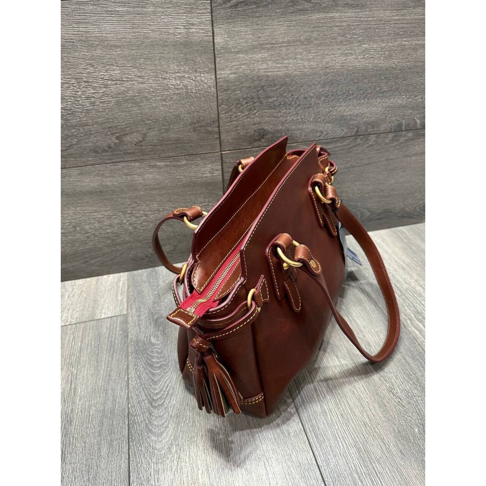 Dooney & Bourke Dooney & Bourke Florentine Leather Small Winged A626470 Size ONE SIZE - 8 Thumbnail