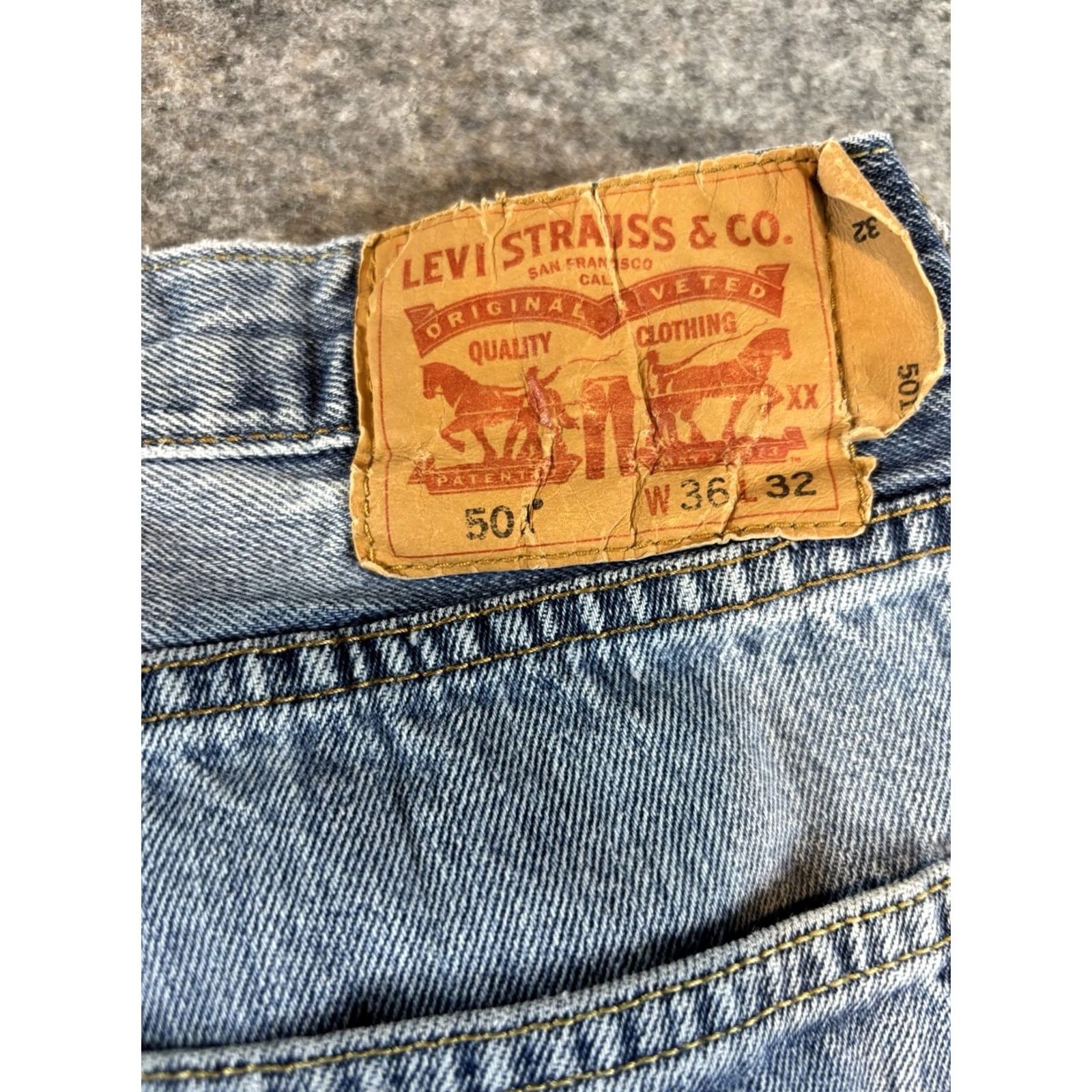 Levi's VINTAGE Levi's 501 Jeans Mens Blue Distressed Straight Leg 36x32 Denim Cotton Regular 5-Pocket USA Logo Button Mesurements: Inseam 32" Size US 36 / EU 52 - 6 Thumbnail