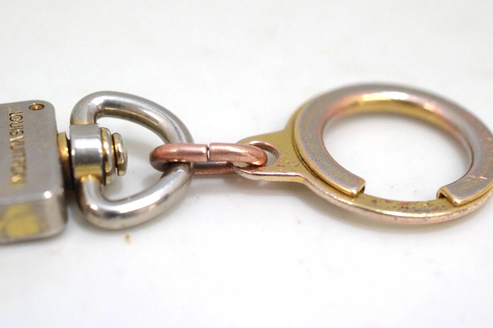 Louis Vuitton Louis Vuitton Anokre Key Chain Gold Metal M62694 Size ONE SIZE - 8 Thumbnail