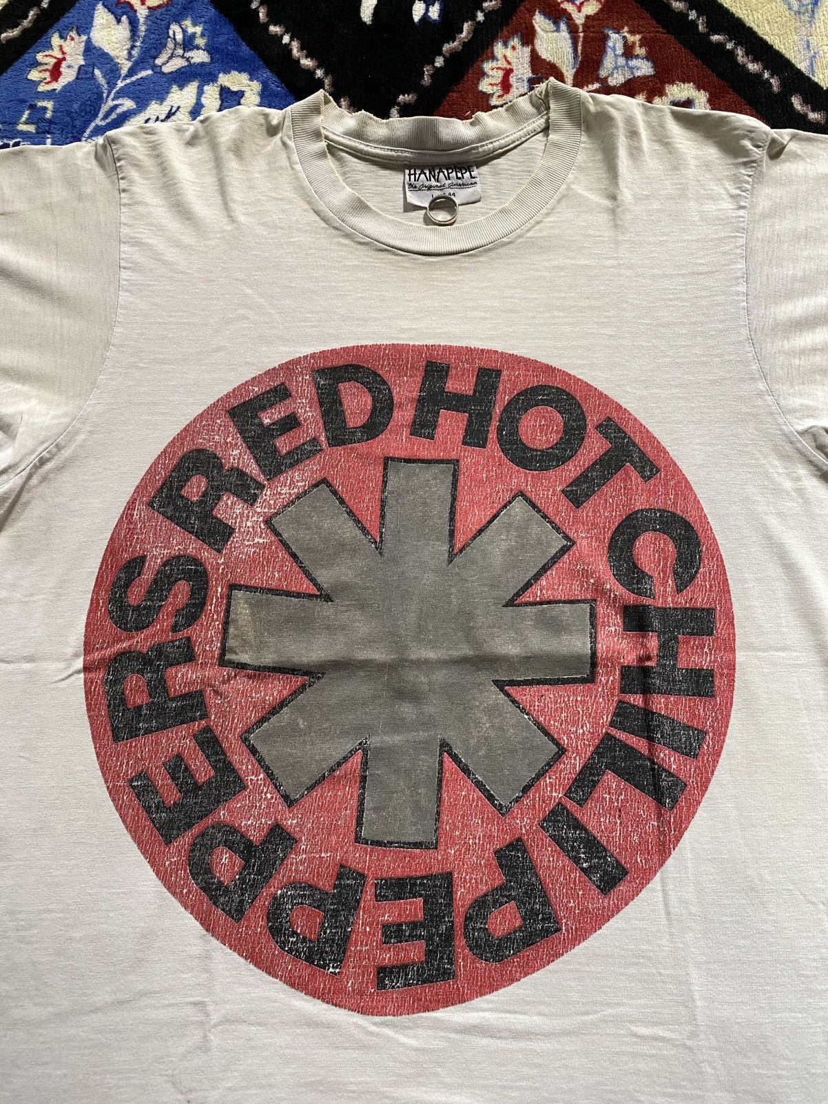 Band Tees Vintage 90s Red Hot Chili Peppers Tshirt Distressed Size US L / EU 52-54 / 3 - 3 Thumbnail