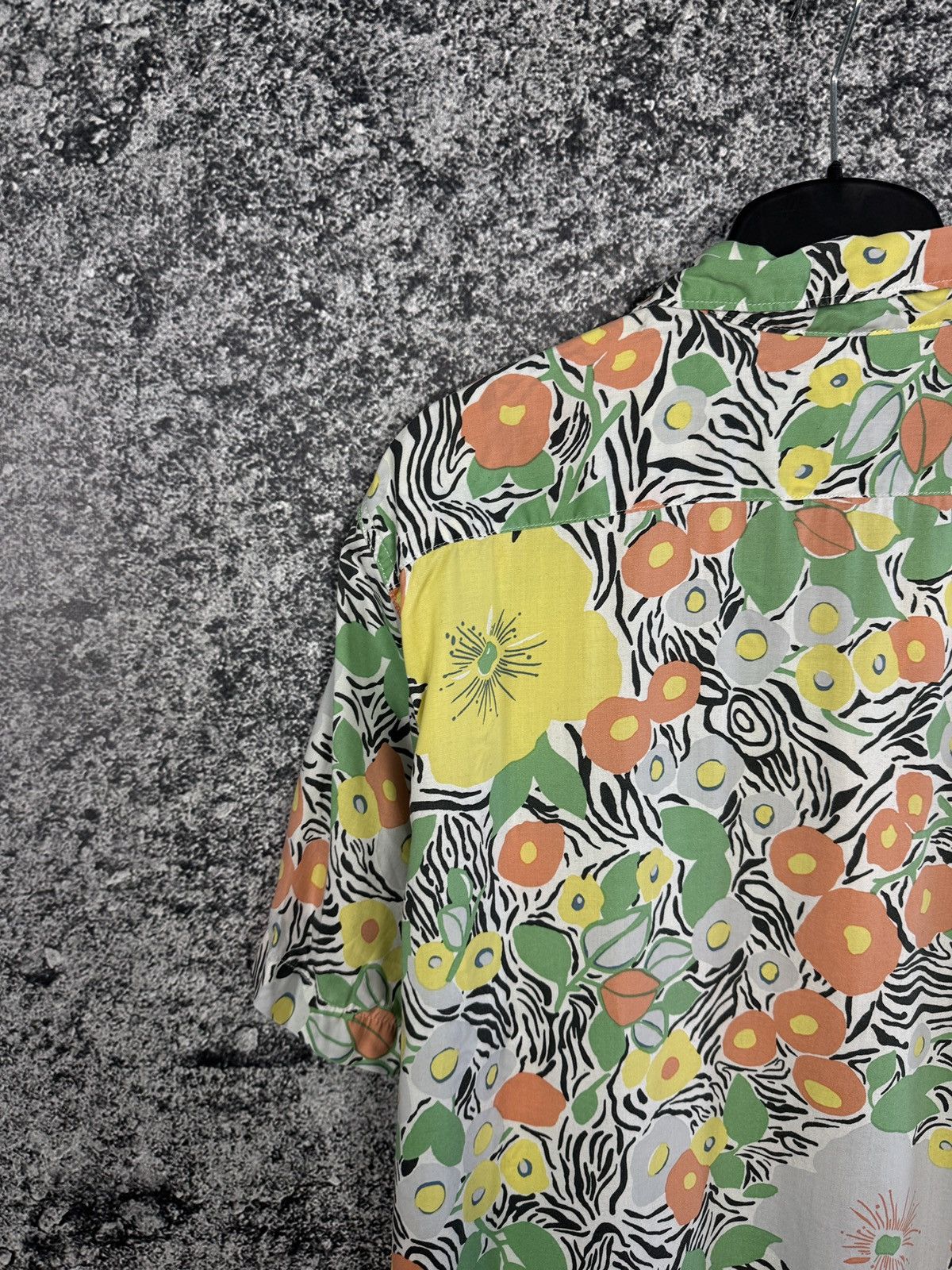 Levi's Levi’s Short Sleeve Shirt Hawaiian Floral Print Relaxed Sz L Size US L / EU 52-54 / 3 - 11 Thumbnail