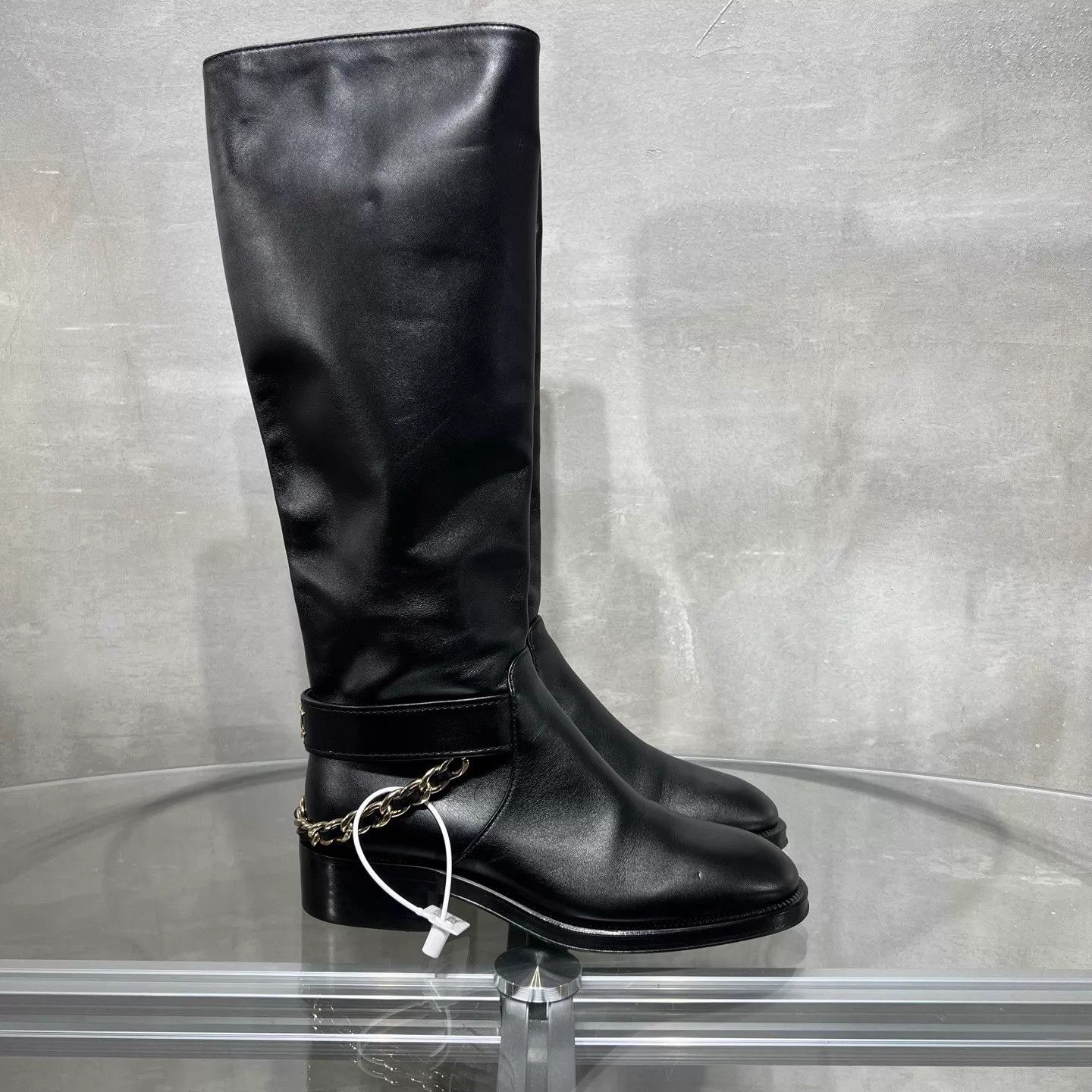 Chanel Chanel Black Gold CC Chain Knee-High Boots 35 Size US 4.5 / IT 34.5 - 4 Thumbnail