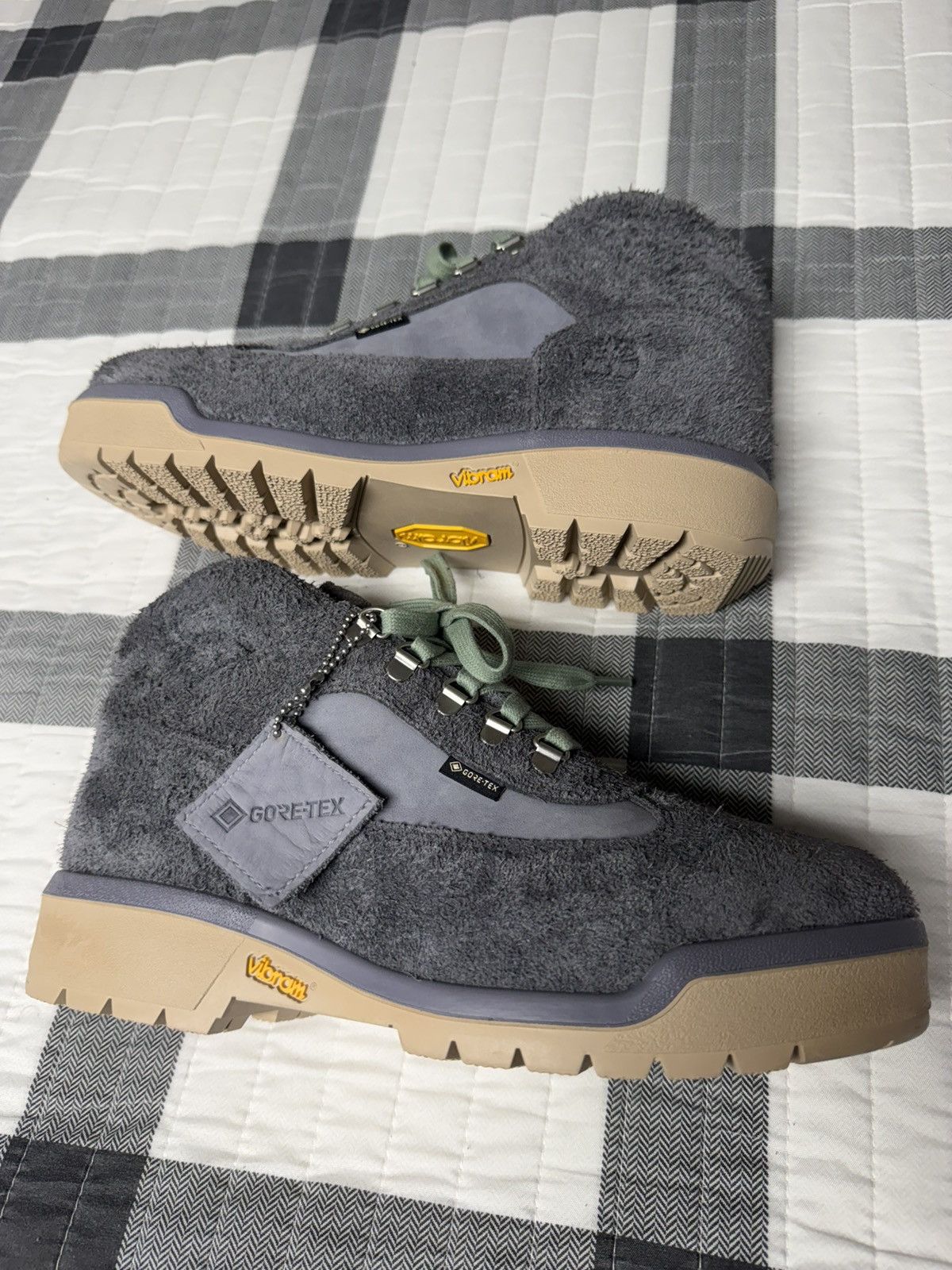 Timberland Brand New size 7.5 Timberland GORE-TEX Size US 7.5 / EU 40-41 - 2 Thumbnail