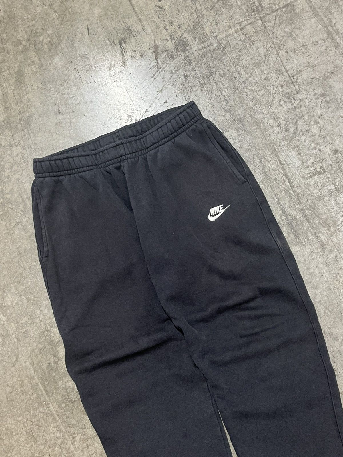 Vintage Nike sweatpants baggy fit wide leg streetwear hype cozy Size US 30 / EU 46 - 3 Thumbnail