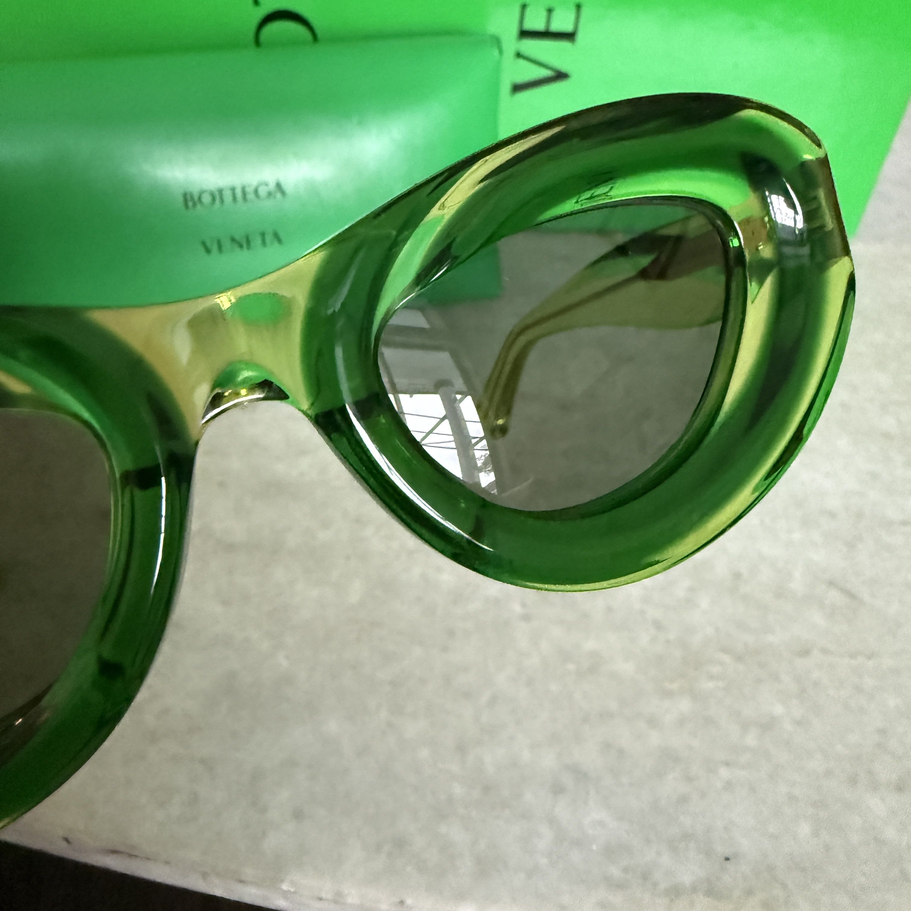 Bottega Veneta BOTTEGA VENETA Women's Green Cat Eye Sunglasses 703244 Size ONE SIZE - 18 Thumbnail