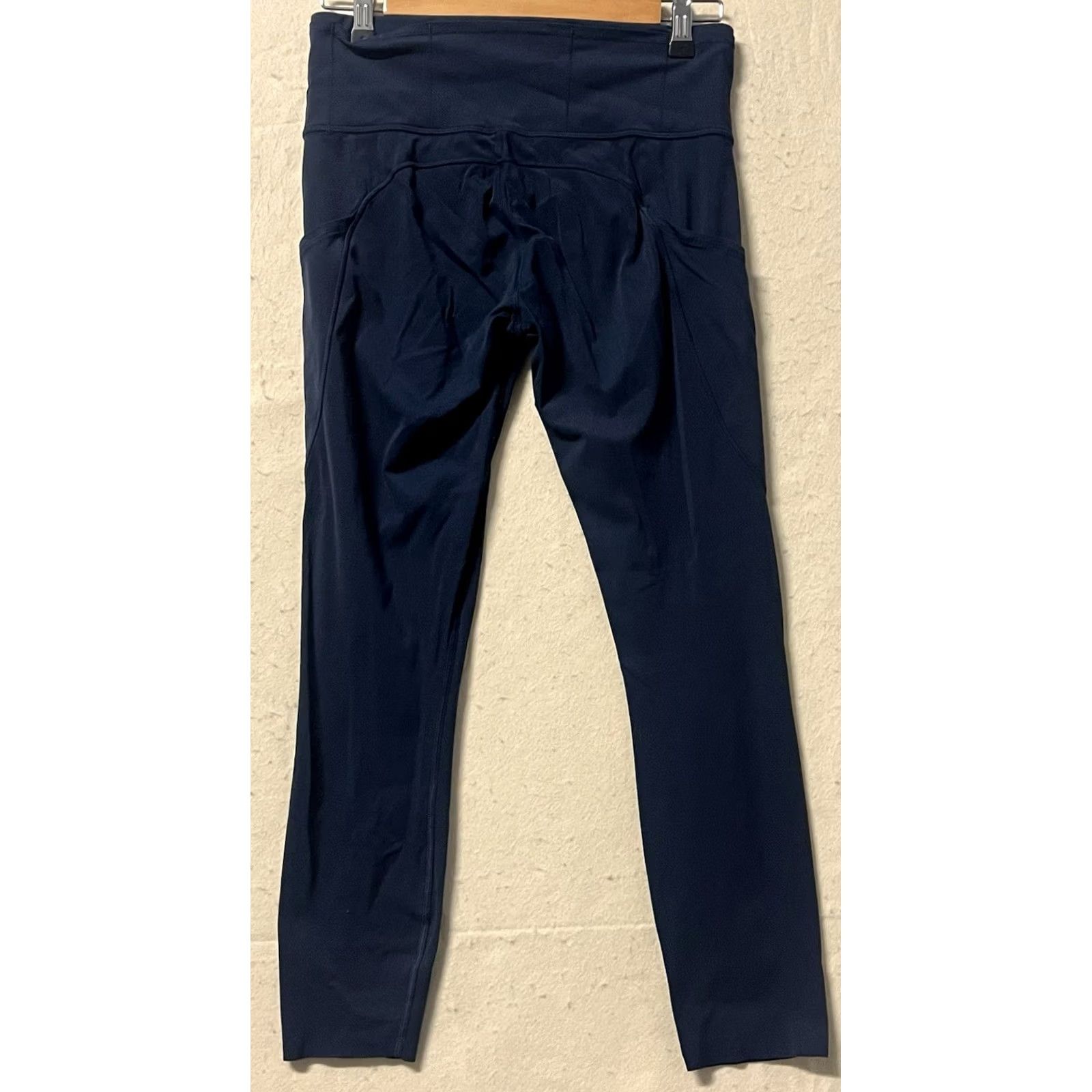 Lululemon Lululemon Women's Leggings Cropped Size 8 Navy Blue Athletic Pockets Run Workout Size 30" / US 8 / IT 44 - 2 Thumbnail