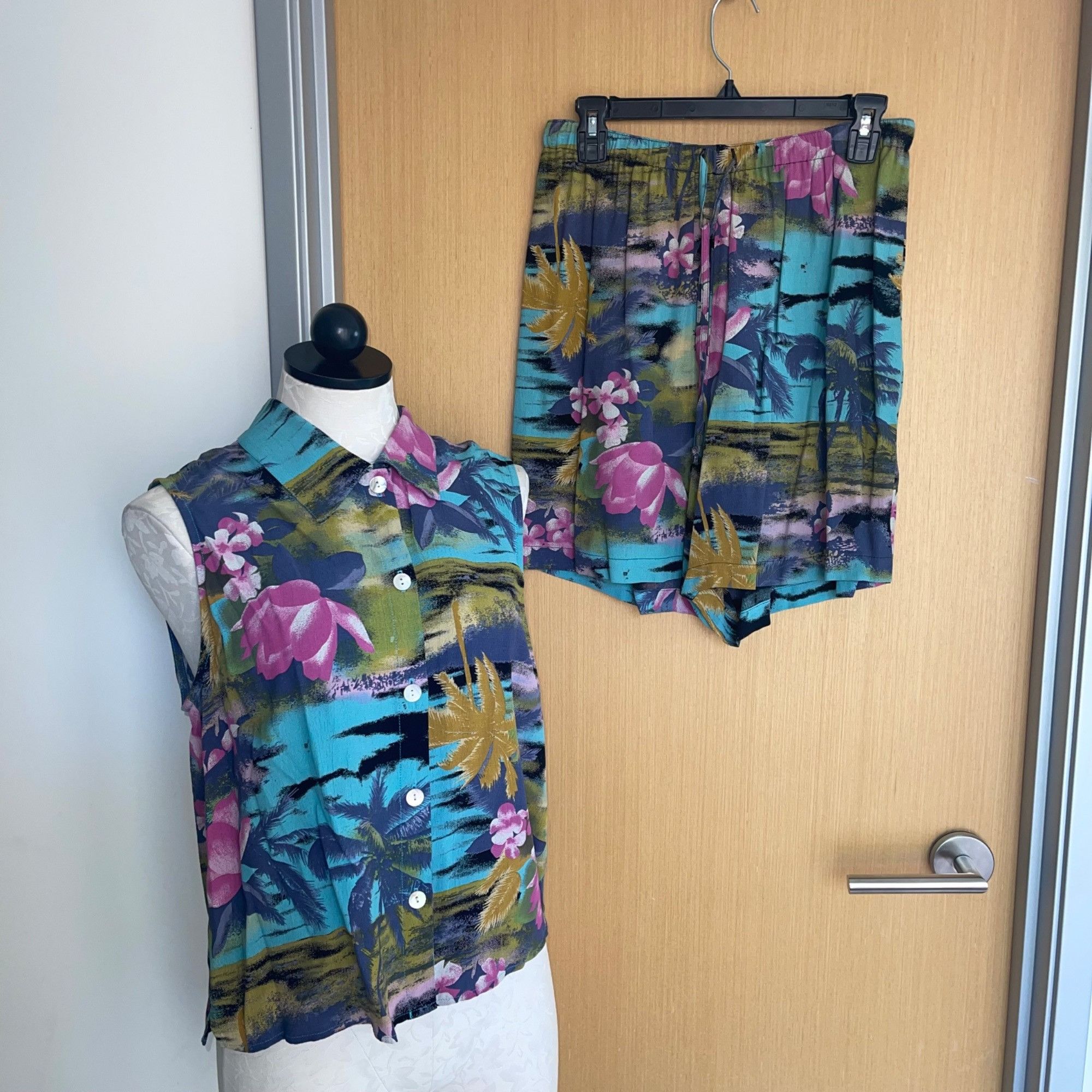 Other Old Maui Brand Womens Top Short Set Size M Size ONE SIZE - 1 Thumbnail