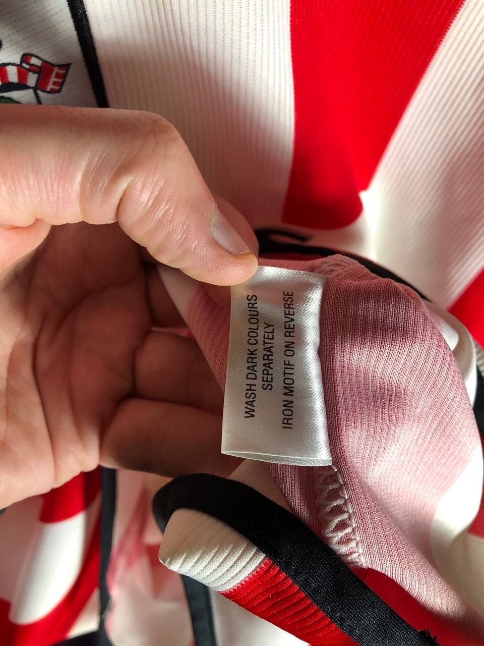 Vintage VERY RARE FC SOUTHAMPTON ENGLAND RETRO SOCCER JERSEY Y2K 90s Size US S / EU 44-46 / 1 - 7 Thumbnail