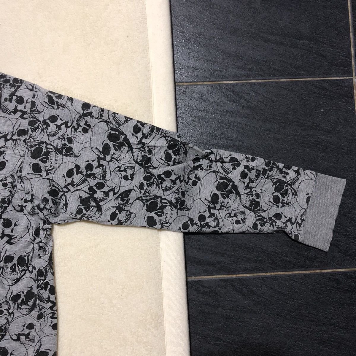H&M H&M Skull Full Print Sweatshirt Size M / US 6-8 / IT 42-44 - 4 Thumbnail