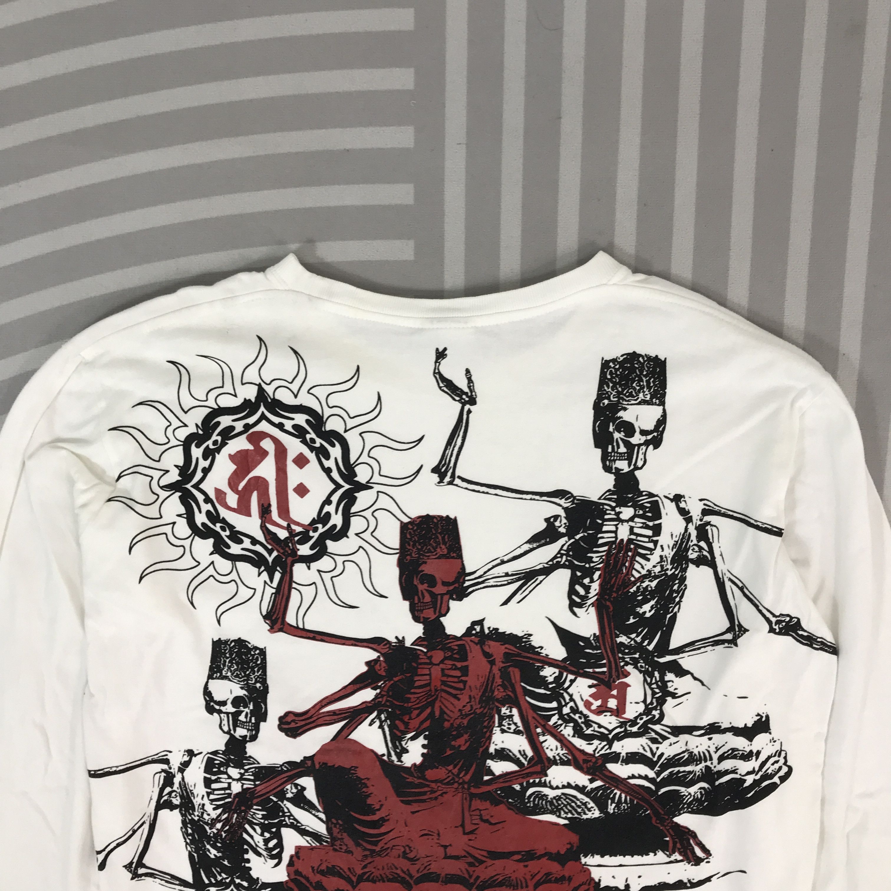 Japanese Brand Vintage Japanese Brand Rare design Long sleeve T-Shirt Size US XL / EU 56 / 4 - 4 Thumbnail