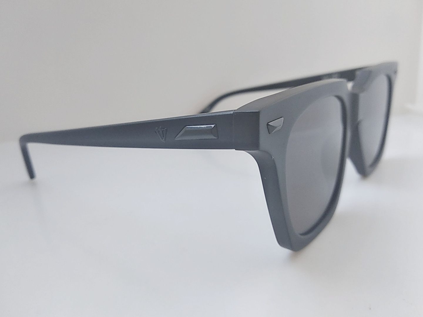 Valley Eyewear Handmade Valley Leeches Black Acetate Sunglasses Size ONE SIZE - 2 Thumbnail