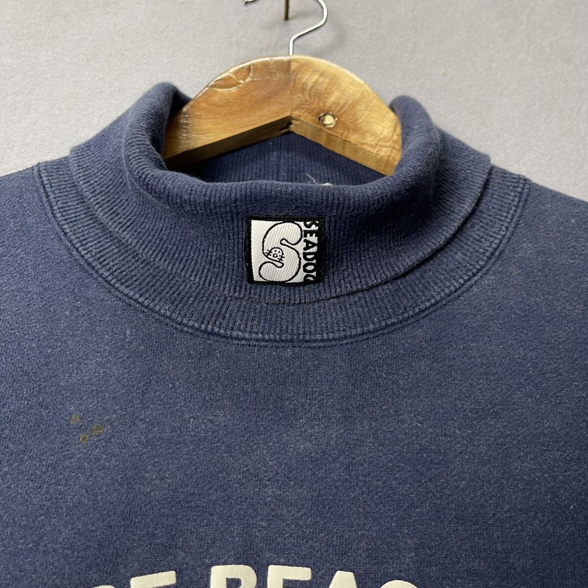Japanese Brand Vintage Sea Dog International Beach People Sweatshirt Size US XL / EU 56 / 4 - 4 Thumbnail
