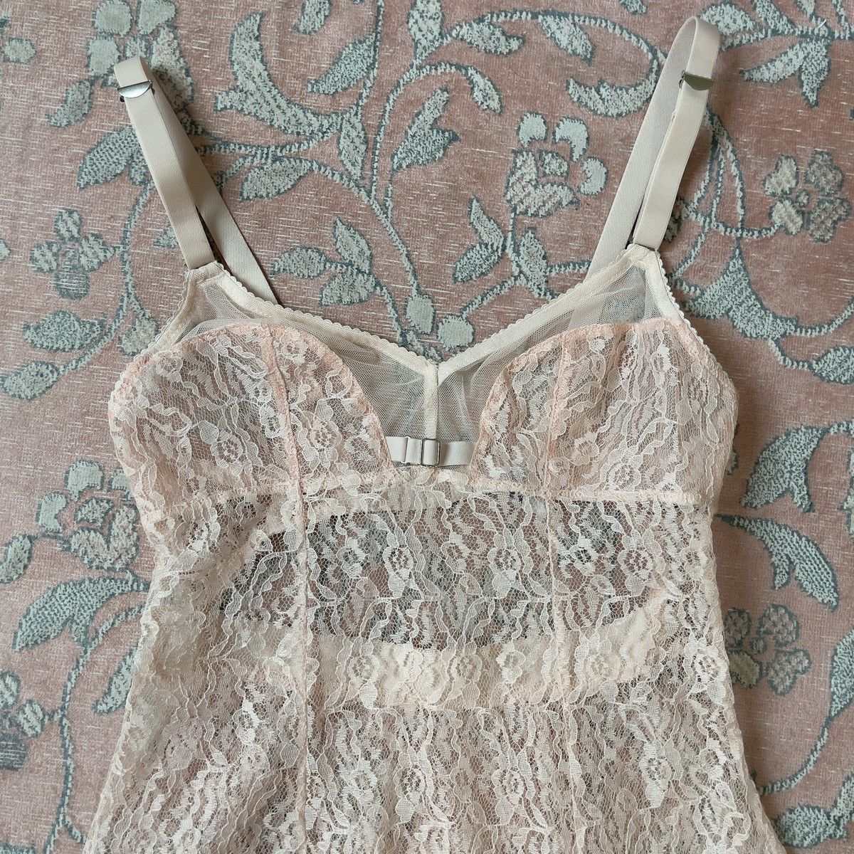 Victoria's Secret Romantic Nude Lace Sheer Mini Slip Dress (XS-S) Size S / US 4 / IT 40 - 10 Thumbnail