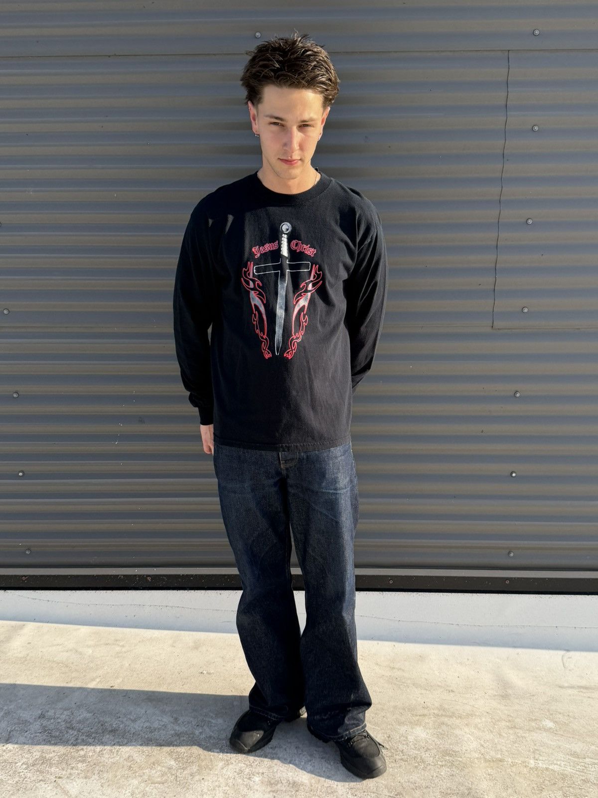 Vintage Vintage Jesus Christ Flame Sword black long sleeve Y2K Size US L / EU 52-54 / 3 - 12 Thumbnail